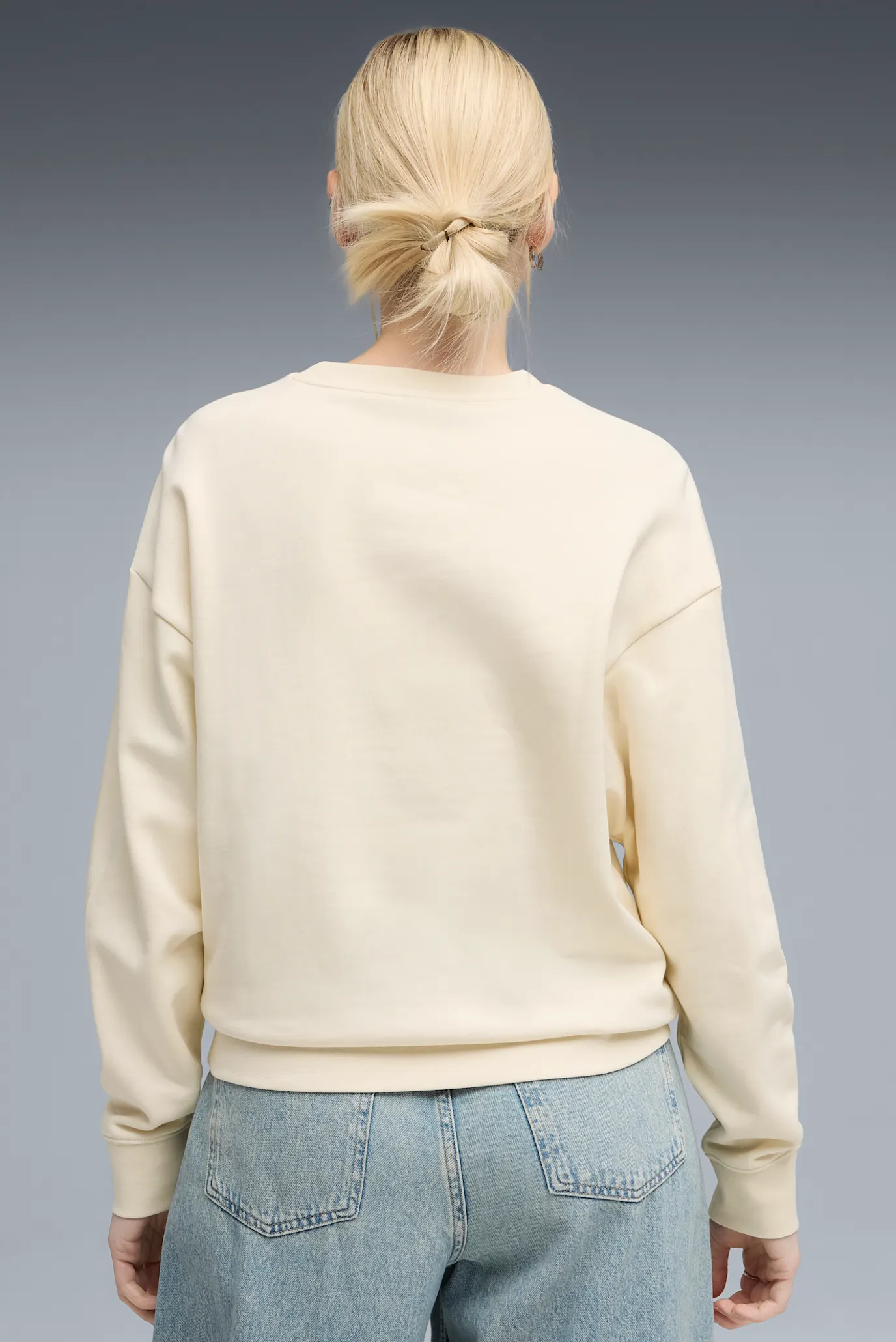 Женский белый свитшот Essentials Elevated Comfort Crew Sweatshirt Women 3