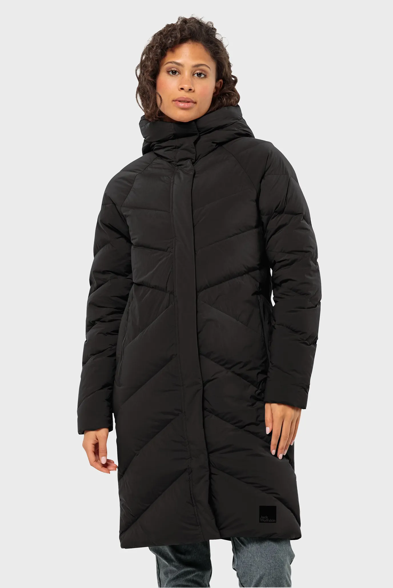Женский черный пуховик 1