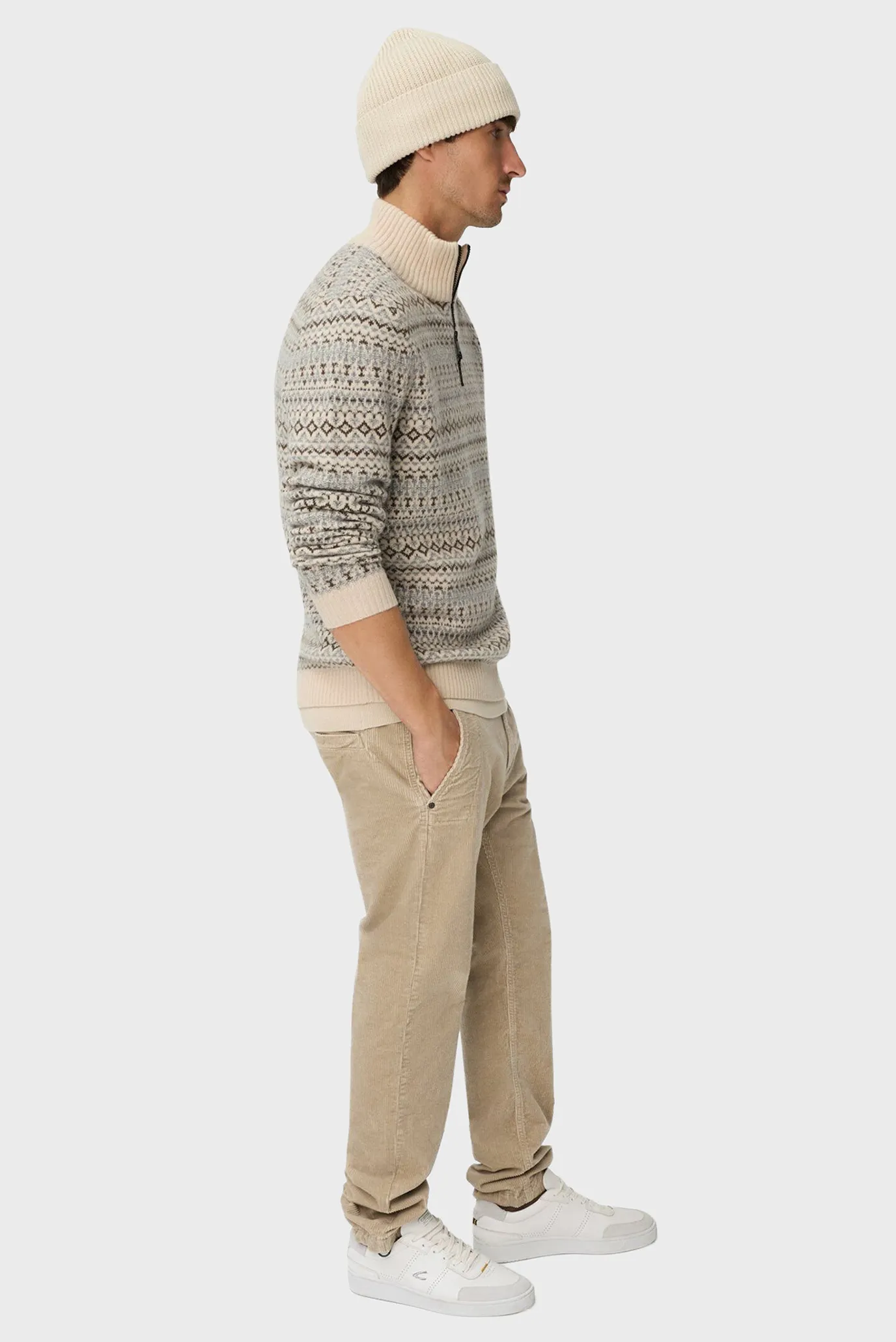 Мужская белая шерстяная кофта с узором 3