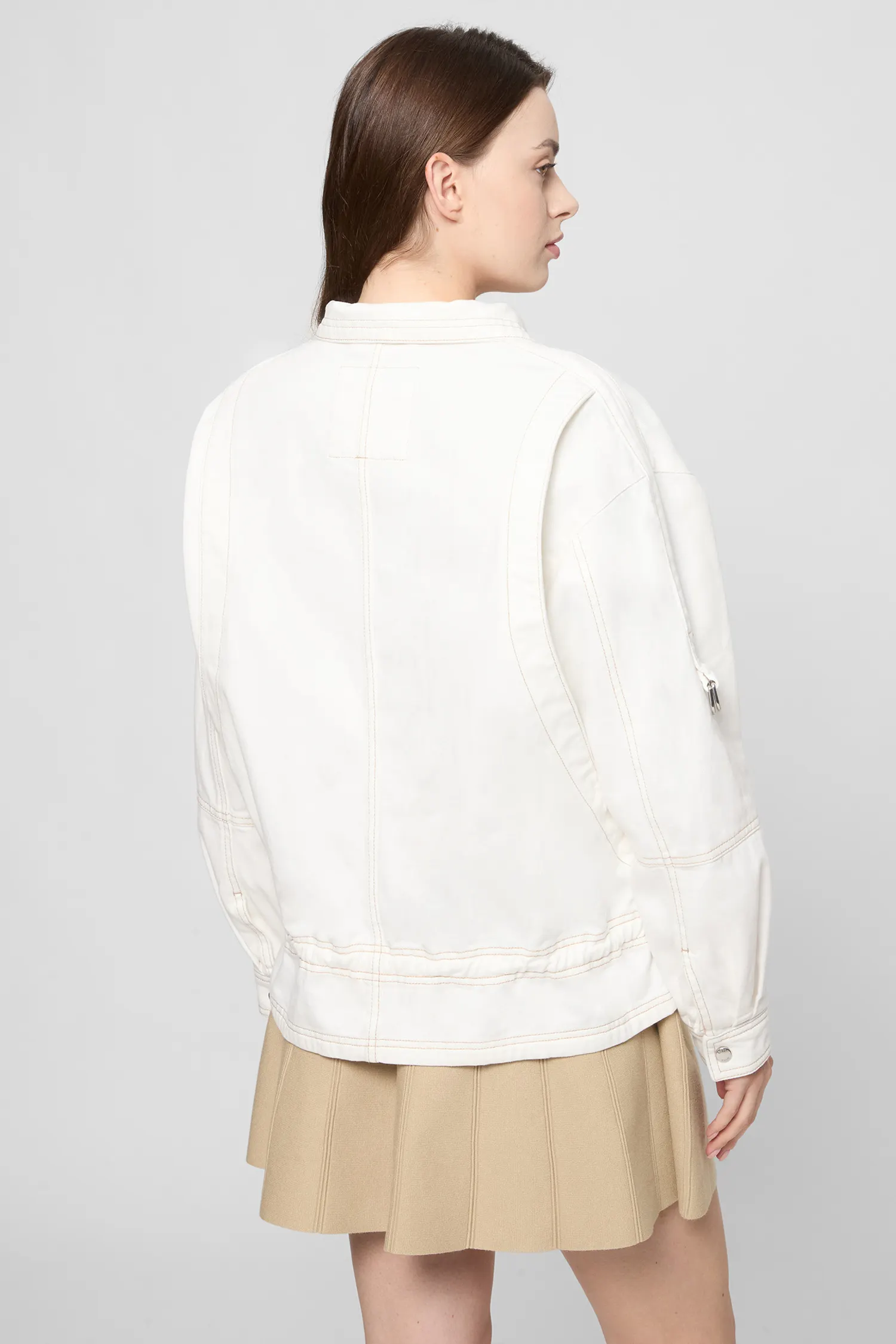 Жіноча біла джинсова куртка 3