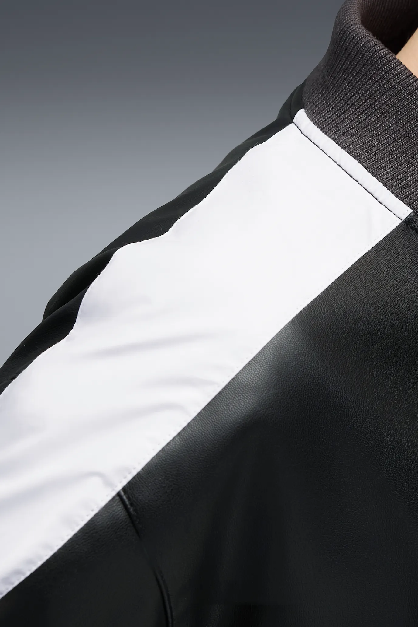 Женский черный бомбер T7 Bomber Jacket Women 4