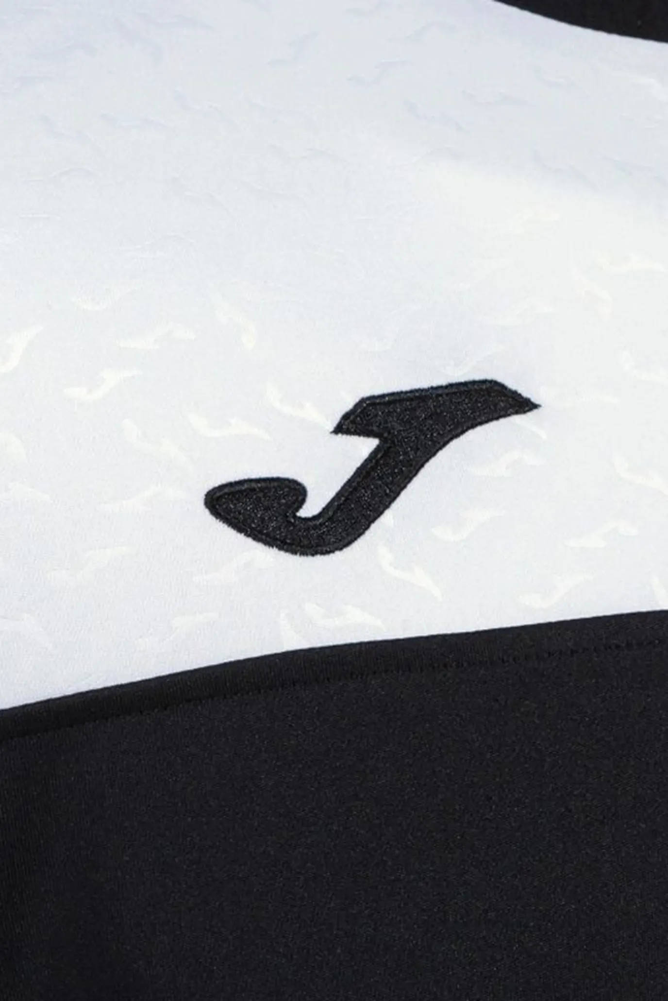 Мужская черная футболка 3