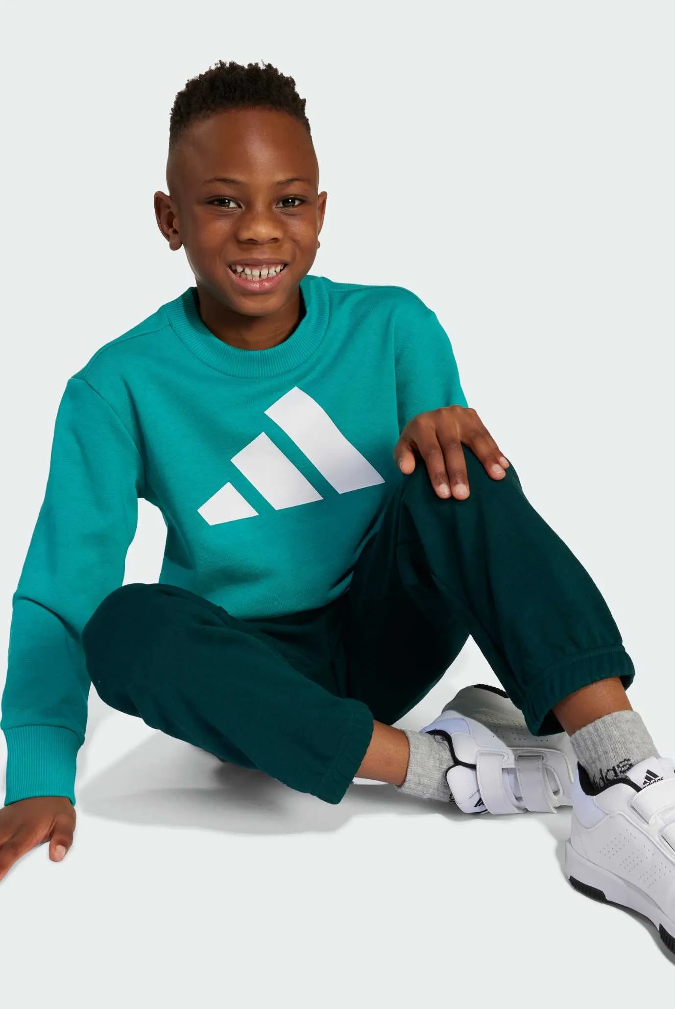 Детский спортивный костюм (свитшот, брюки) Essentials Kids 4