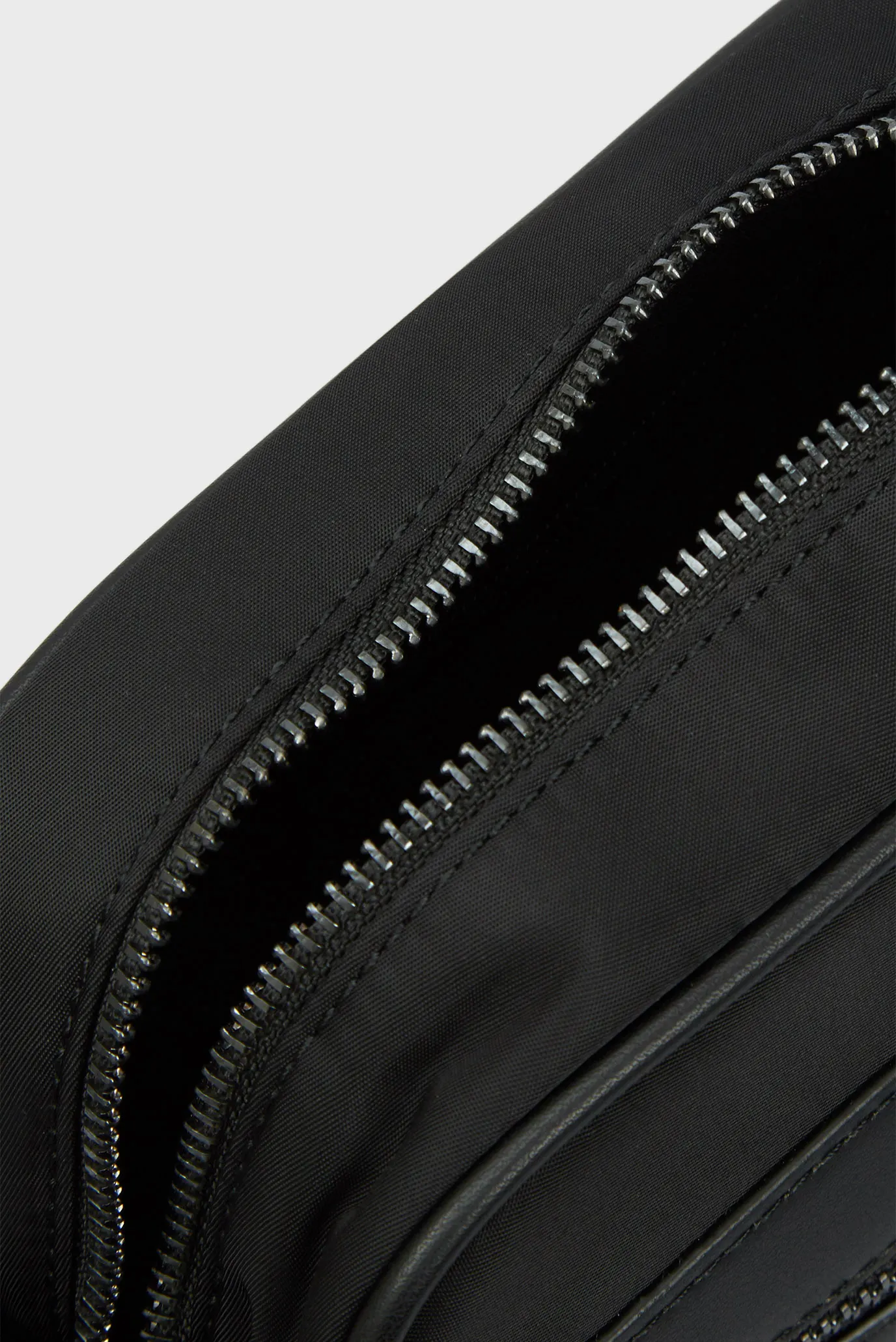 Мужская черная сумка GILES 5