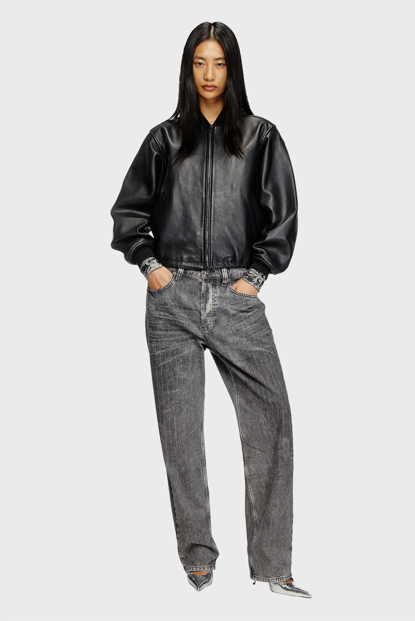 Жіночий чорний шкіряний бомбер L-ILYAN 2