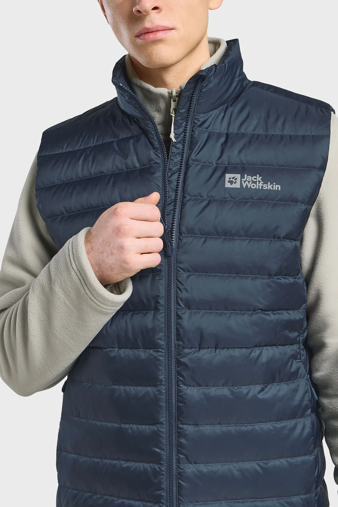 Мужской темно-синий пуховый жилет 4