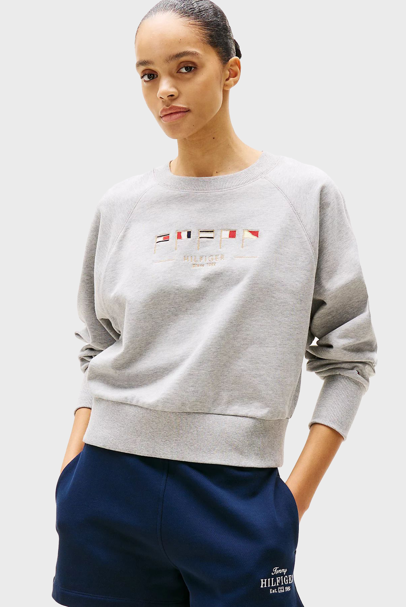 Женский серый свитшот REG SAIL FLAGS Серый XS Tommy Hilfiger WW0WW45526 Женский серый свитшот REG SAIL FLAGS Серый XS Tommy Hilfiger WW0WW45526