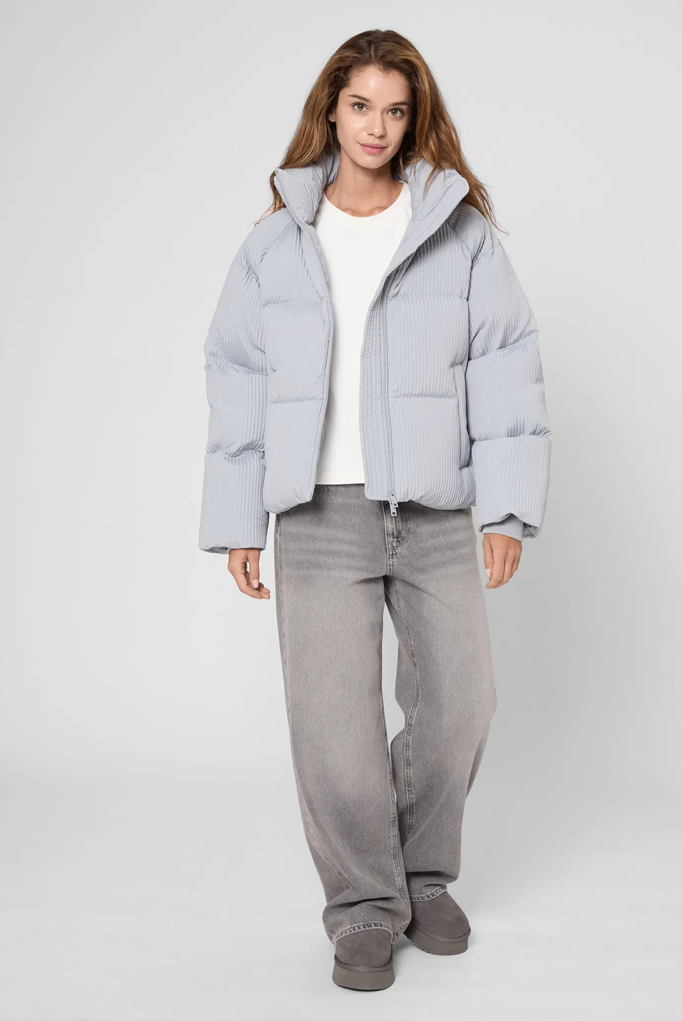 Женский голубой пуховик 2