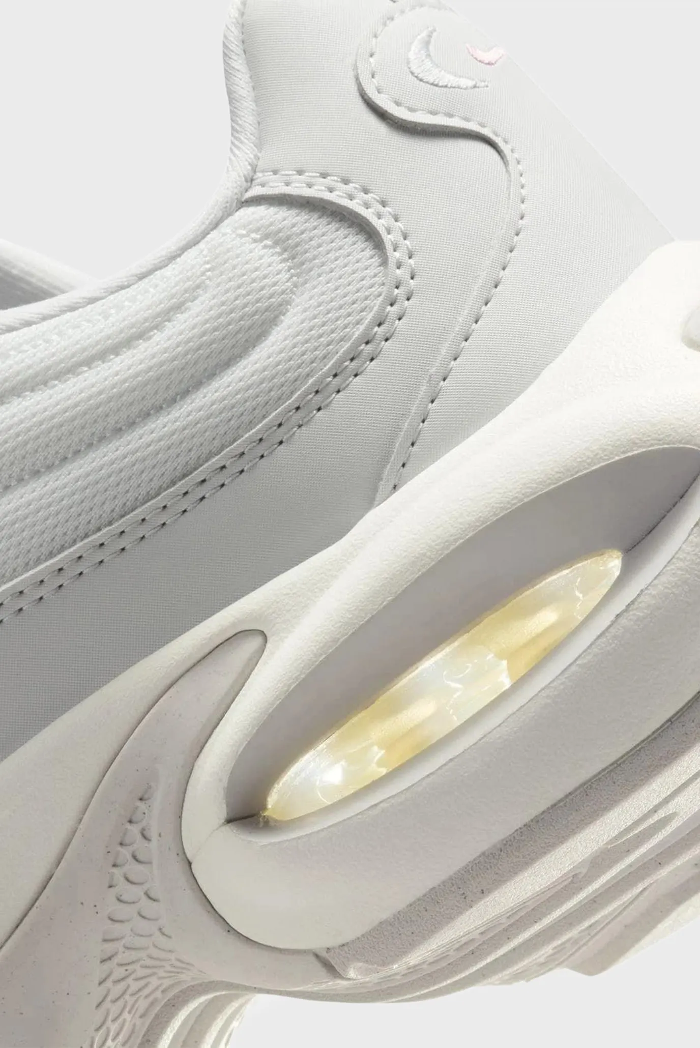 Женские белые кроссовки W NIKE AIR MAX PORTAL 7