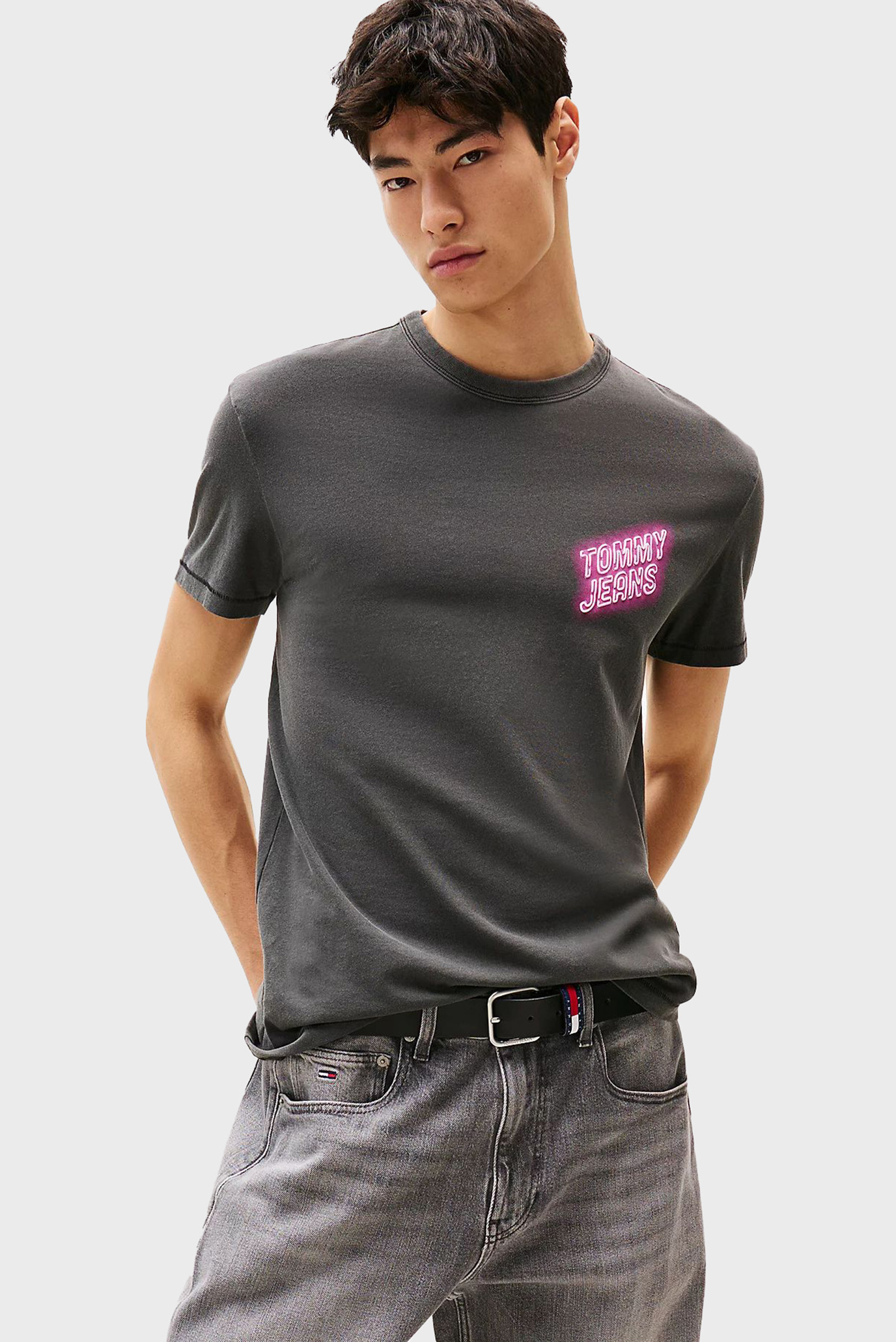 Мужская черная футболка REG NOVELTY FAIR Черный XXL Tommy Jeans DM0DM21829 Мужская черная футболка REG NOVELTY FAIR Черный XXL Tommy Jeans DM0DM21829