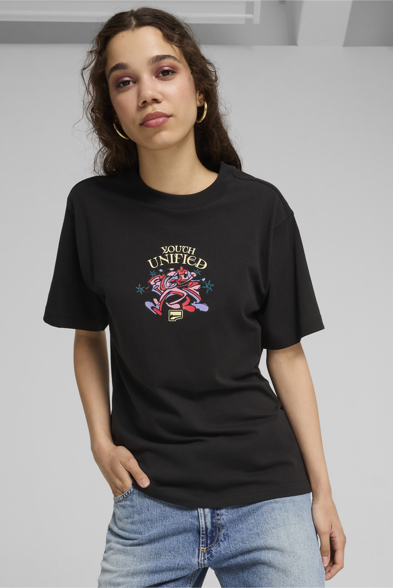 Женская черная футболка DOWNTOWN Relaxed Graphic Tee Women 1