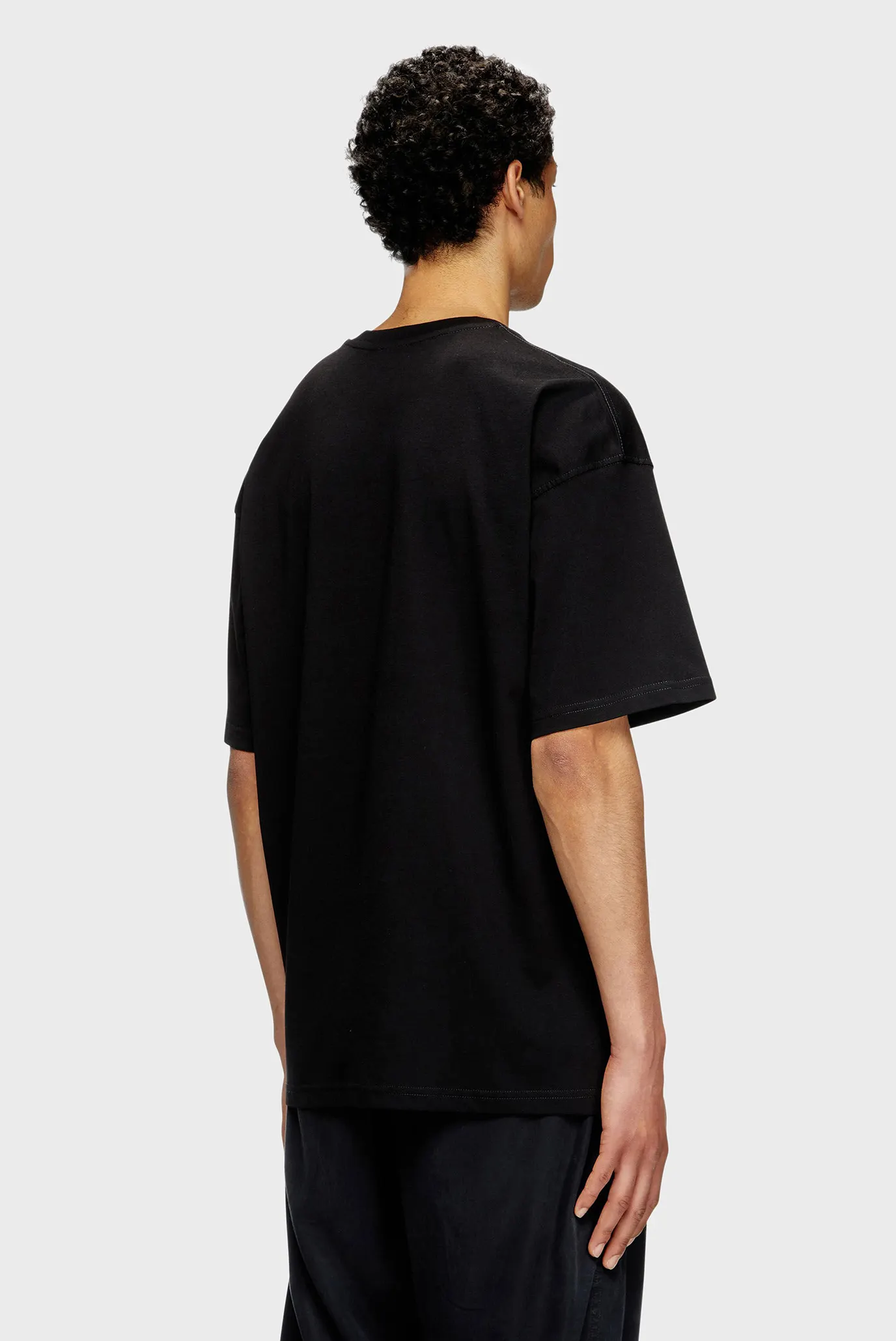 Мужская черная футболка 3