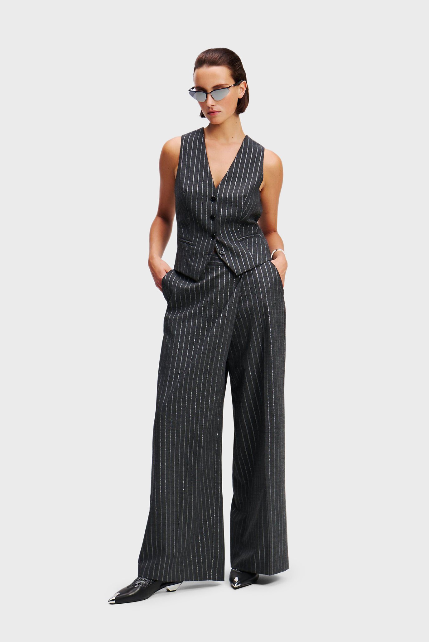 Женские серые брюки в полоску PINSTRIPE WRAP PANTS 1