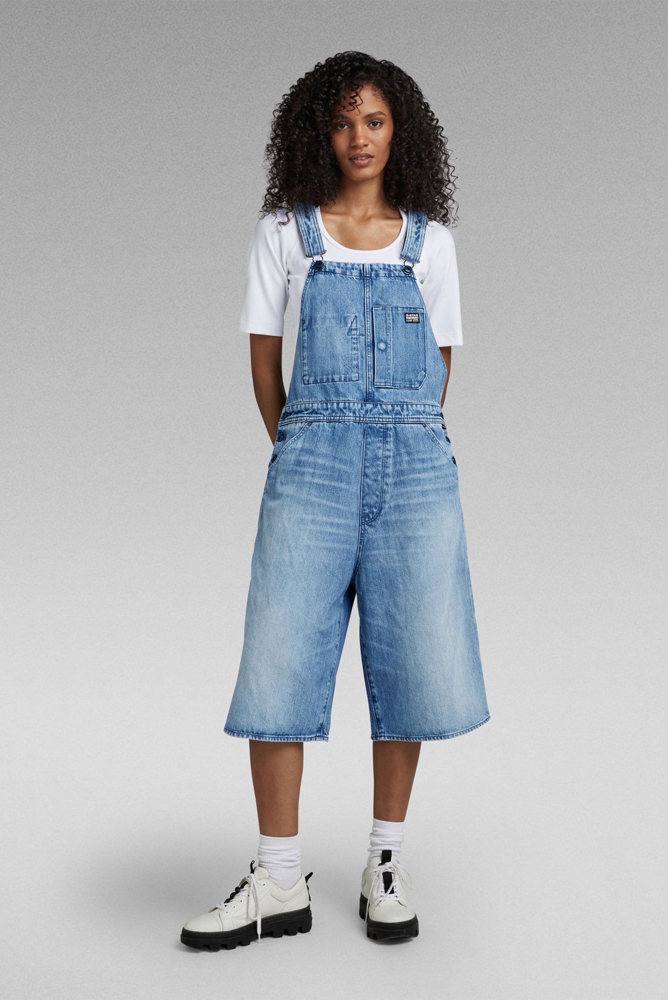 Женский синий джинсовый комбинезон Short Bib Overall wmn 1