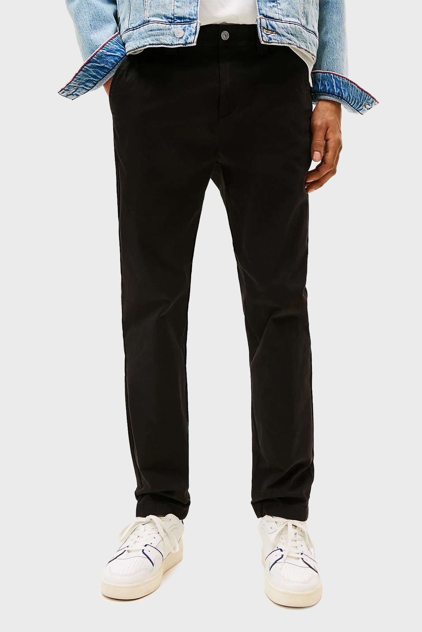 Мужские черные брюки AUSTIN CHINO Черный 30-32 Tommy Jeans DM0DM20282 Мужские черные брюки AUSTIN CHINO Черный 30-32 Tommy Jeans DM0DM20282