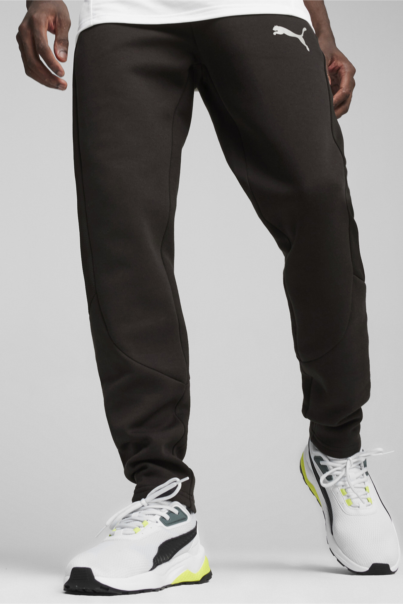 Чоловічі чорні спортивні штани EVOSTRIPE Men's Sweatpants 1