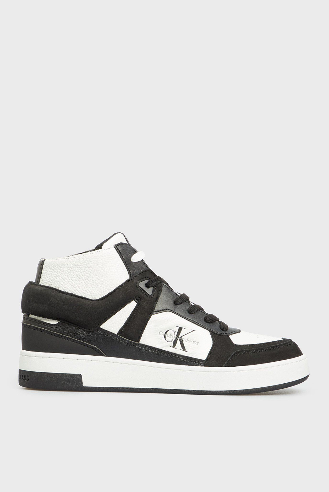 Мужские кроссовки BASKET CUP MID LACEUP AUTHENTIC Разноцветный 44 Calvin Klein Jeans YM0YM01109 Мужские кроссовки BASKET CUP MID LACEUP AUTHENTIC Разноцветный 44 Calvin Klein Jeans YM0YM01109
