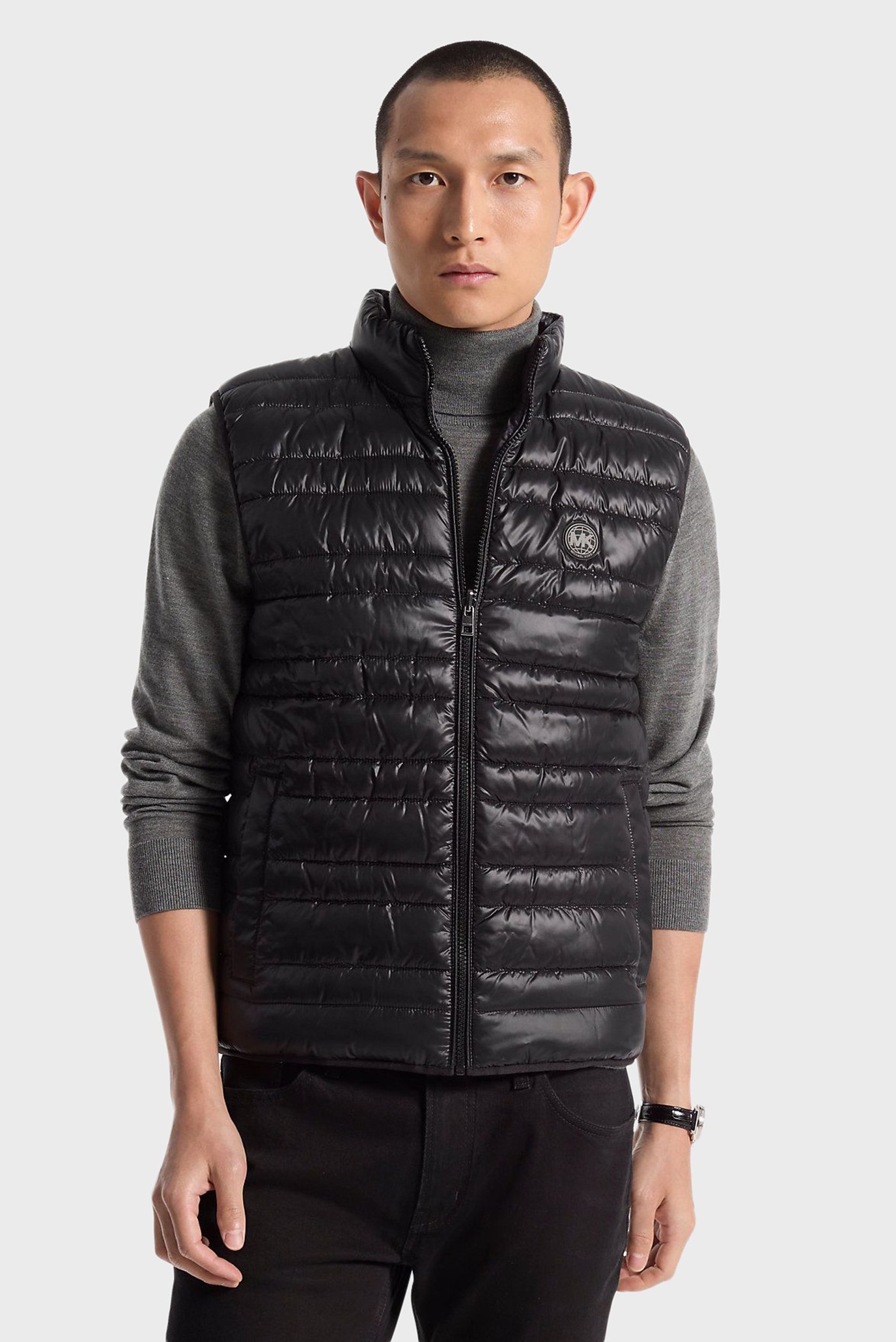 Мужской черный двусторонний жилет SUSTAINABLE REV LW VEST Черный L Michael Kors CT4201135P Мужской черный двусторонний жилет SUSTAINABLE REV LW VEST Черный L Michael Kors CT4201135P