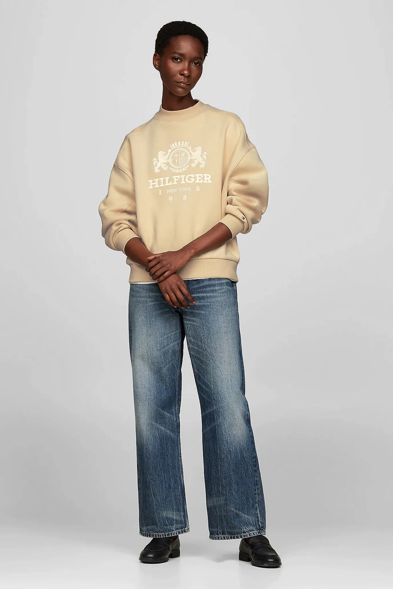 Женский бежевый свитшот RLX VARSITY CREST C-NK 2