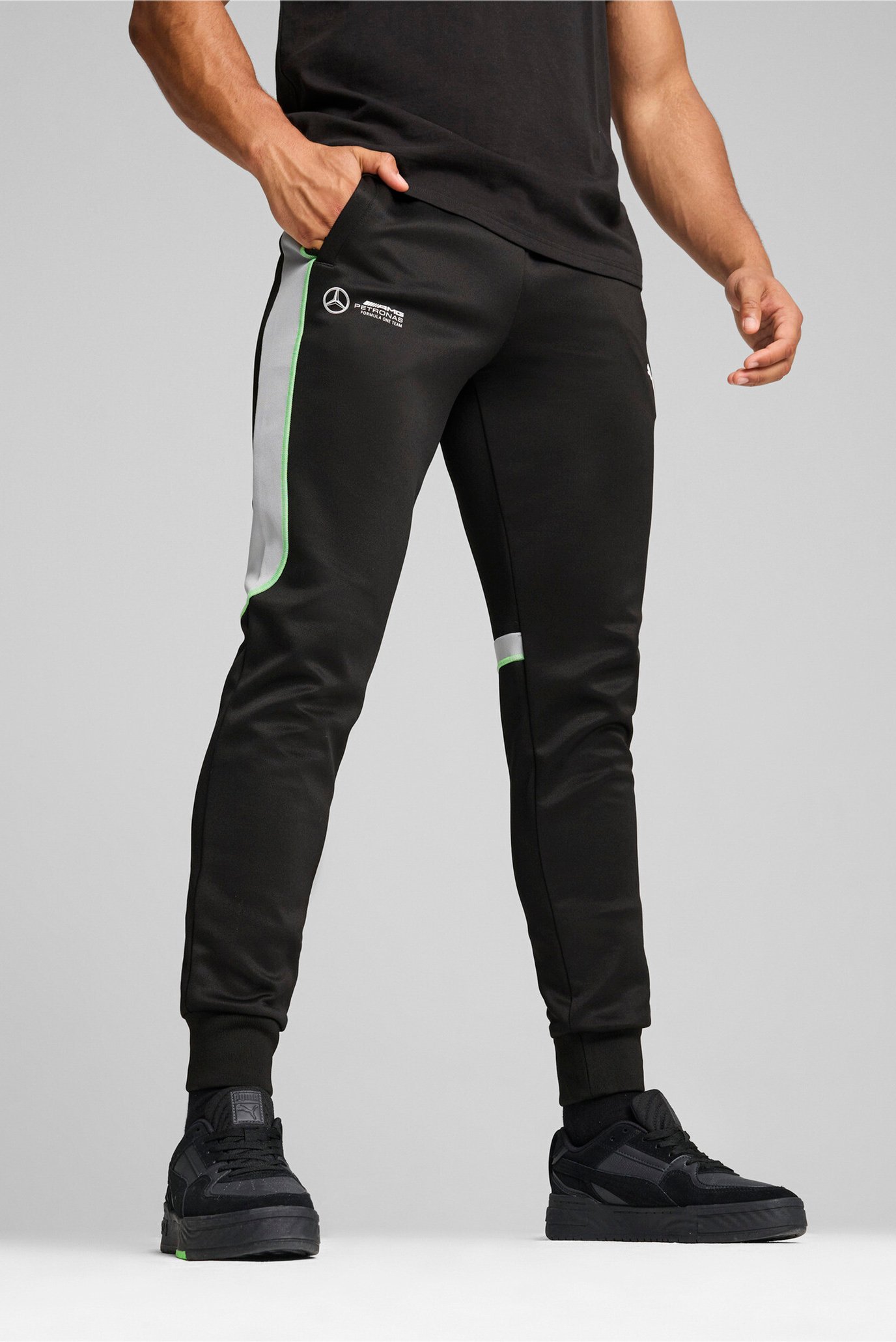 Чоловічі чорні спортивні штани Mercedes-AMG Petronas F1® MT7+ Track Pants Men 1