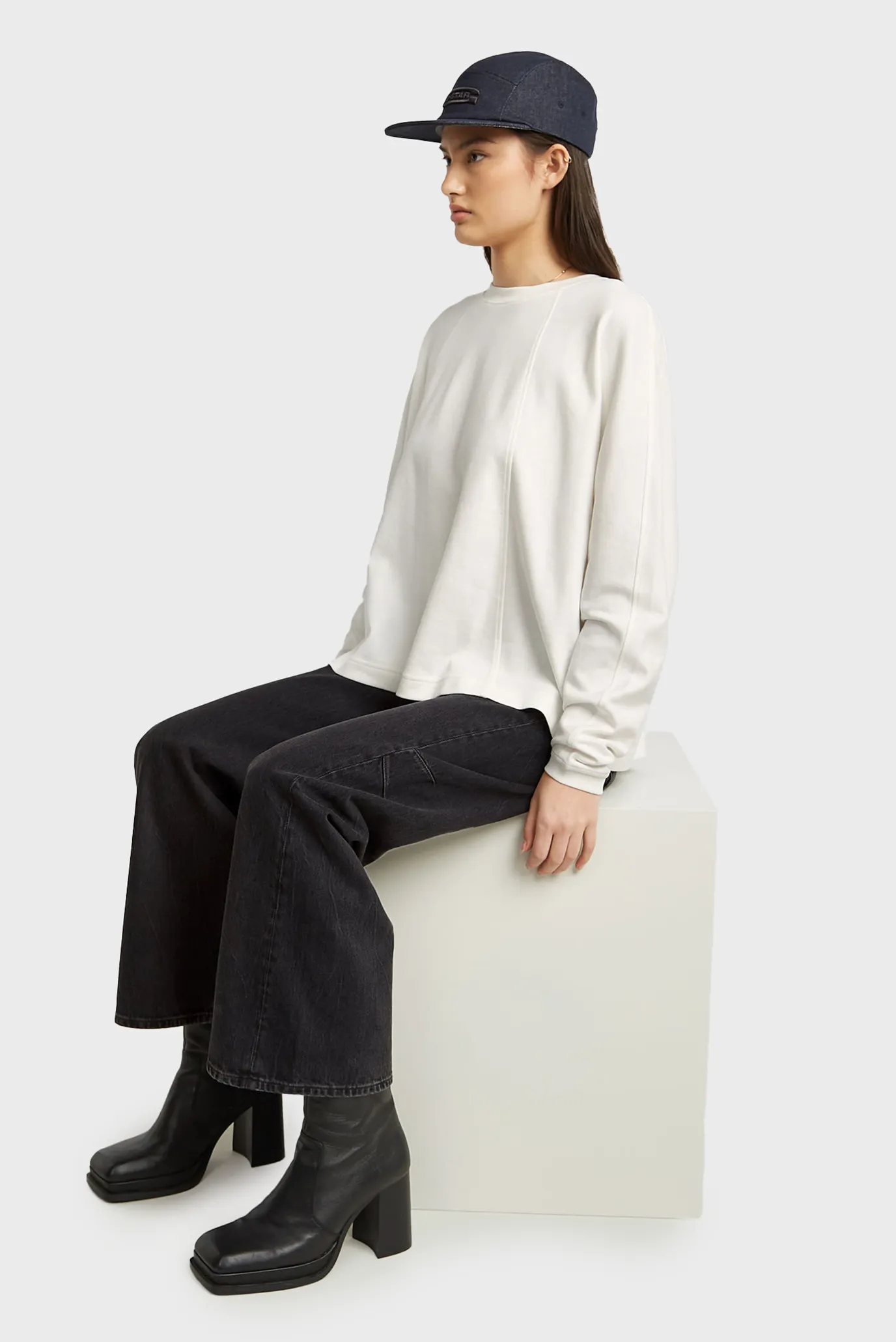 Женский белый лонгслив A line oversized 4