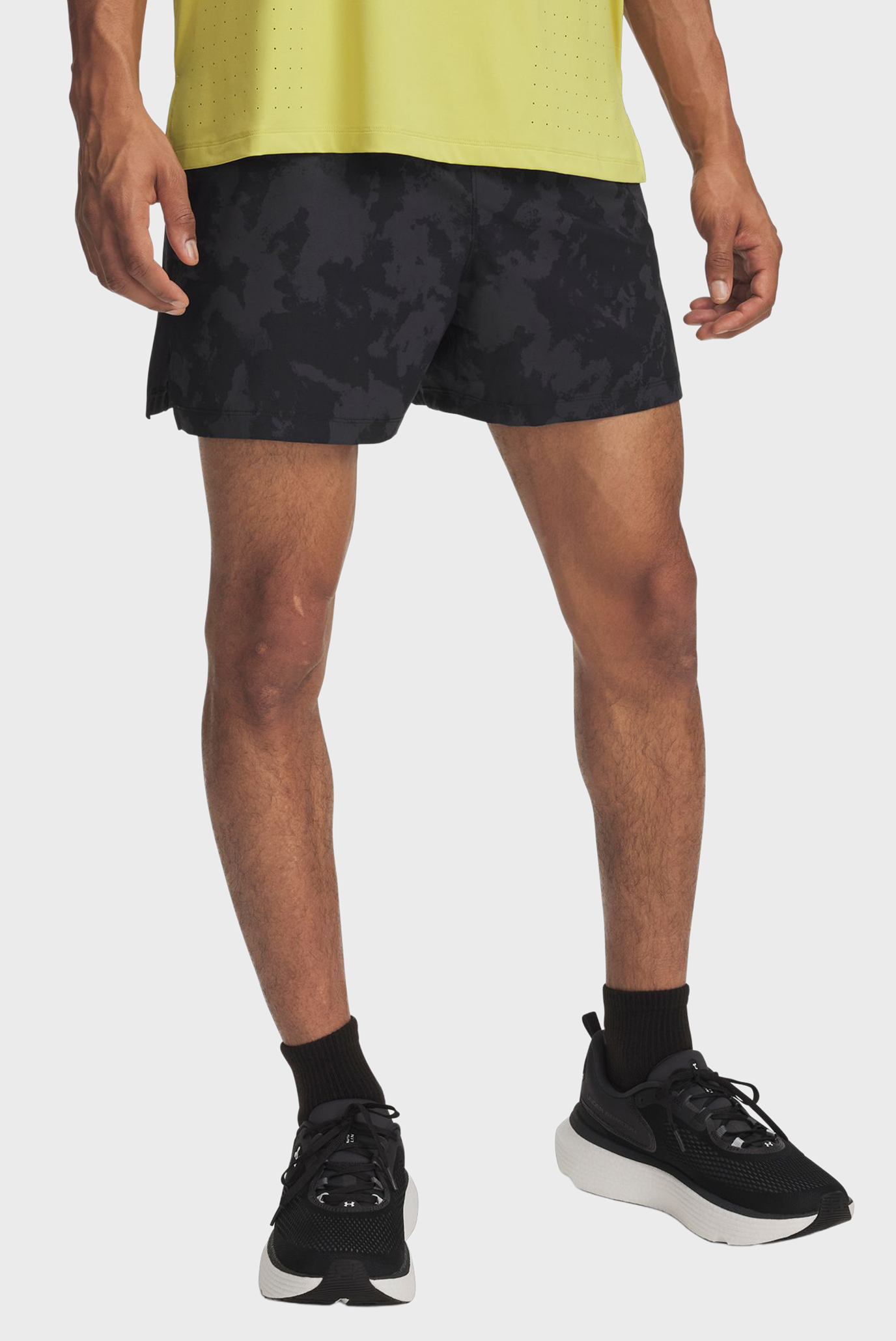Мужские черные камуфляжные шорты Launch Pro 7 Prtd Short Черный XXL Under Armour 6006145-016 Мужские черные камуфляжные шорты Launch Pro 7 Prtd Short Черный XXL Under Armour 6006145-016