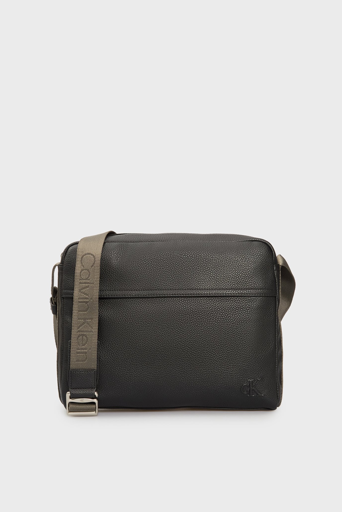 Мужская черная сумка CK LINN MEDIUM SHOPPER Черный ONESIZE Calvin Klein Jeans LV04G3079G Мужская черная сумка CK LINN MEDIUM SHOPPER Черный ONESIZE Calvin Klein Jeans LV04G3079G