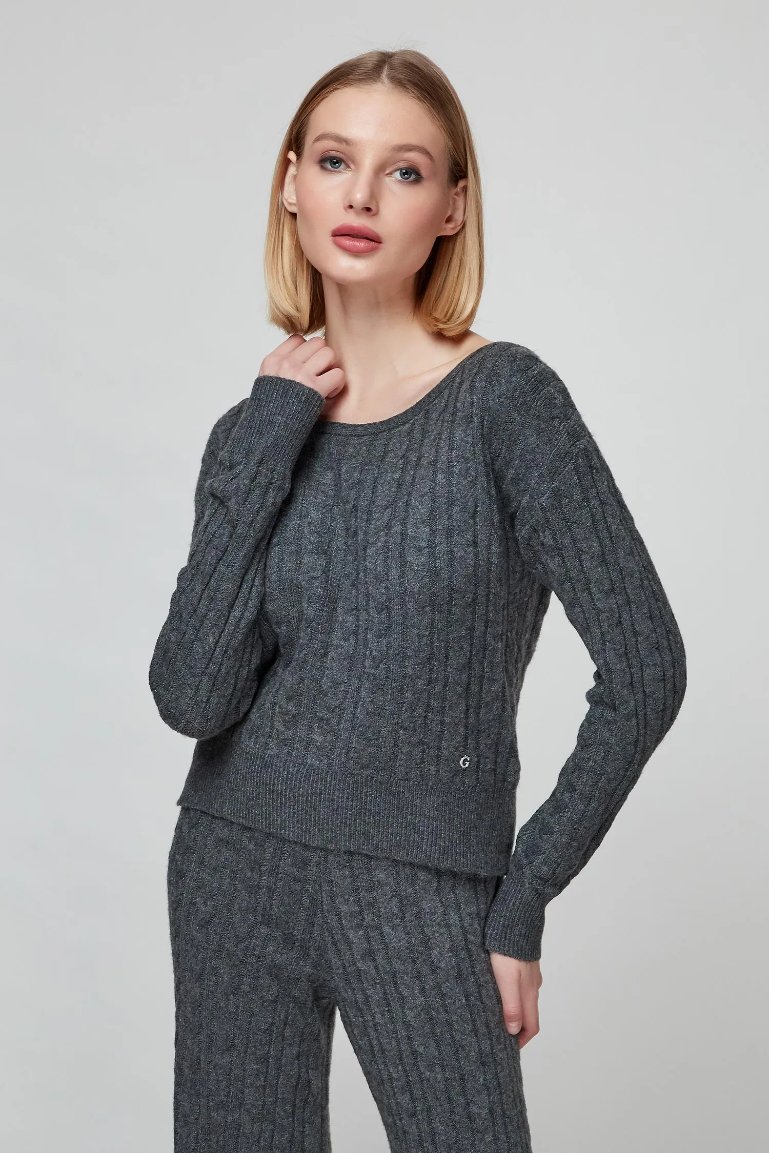 Женский серый джемпер 4