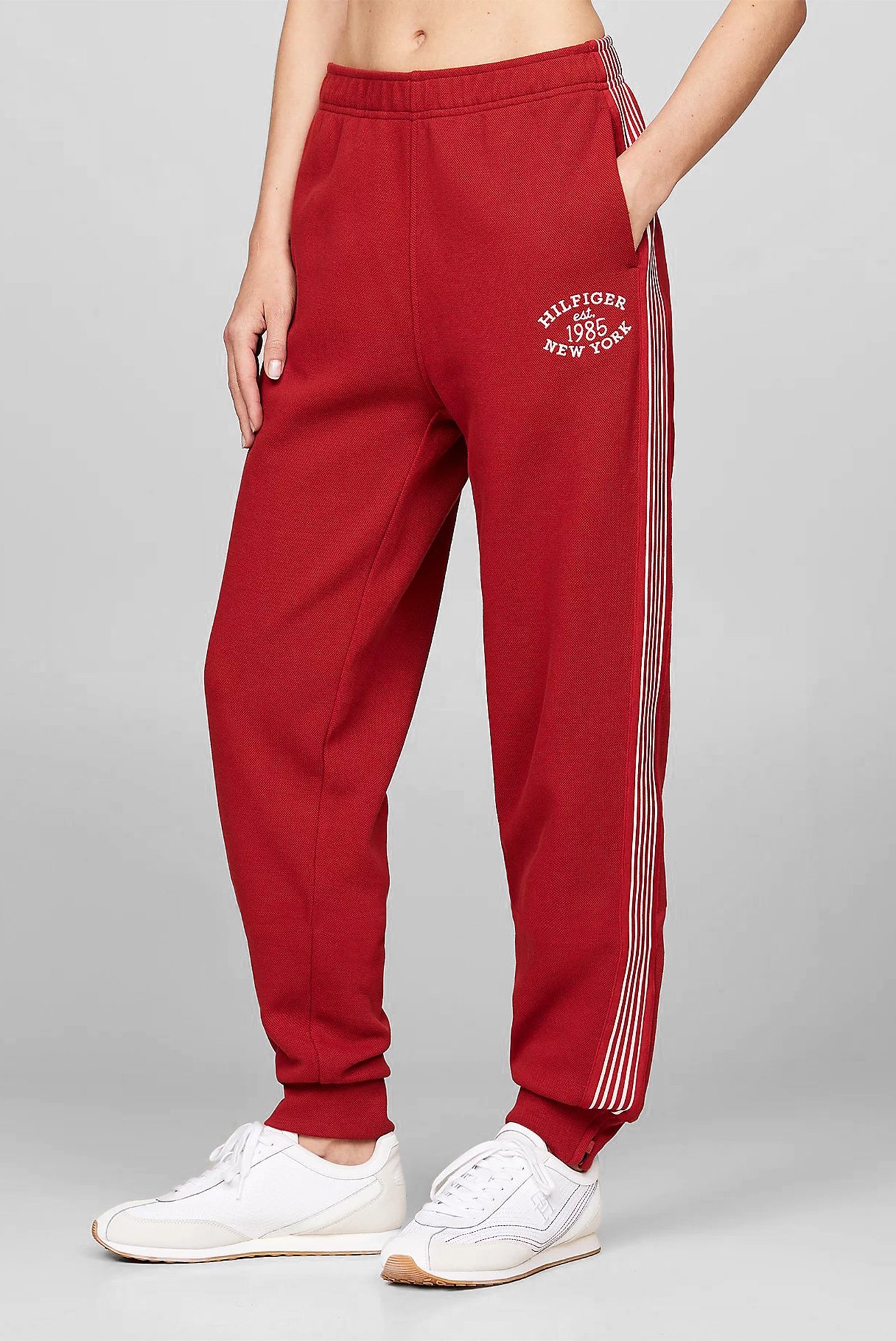 Жіночі червоні спортивні штани VARSITY REGULAR 1