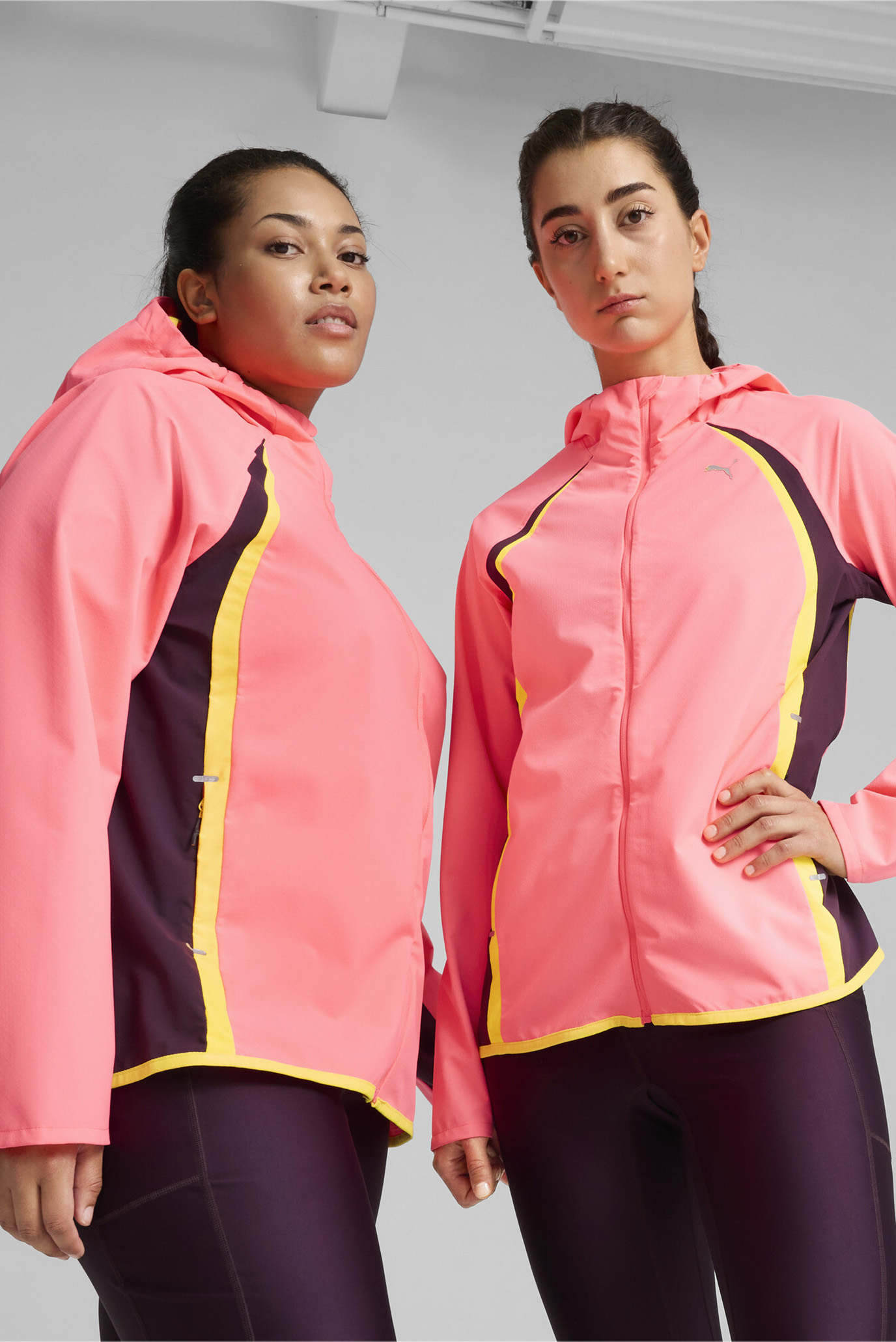 Женская коралловая куртка PUMA RUN Rain Jacket Women 1