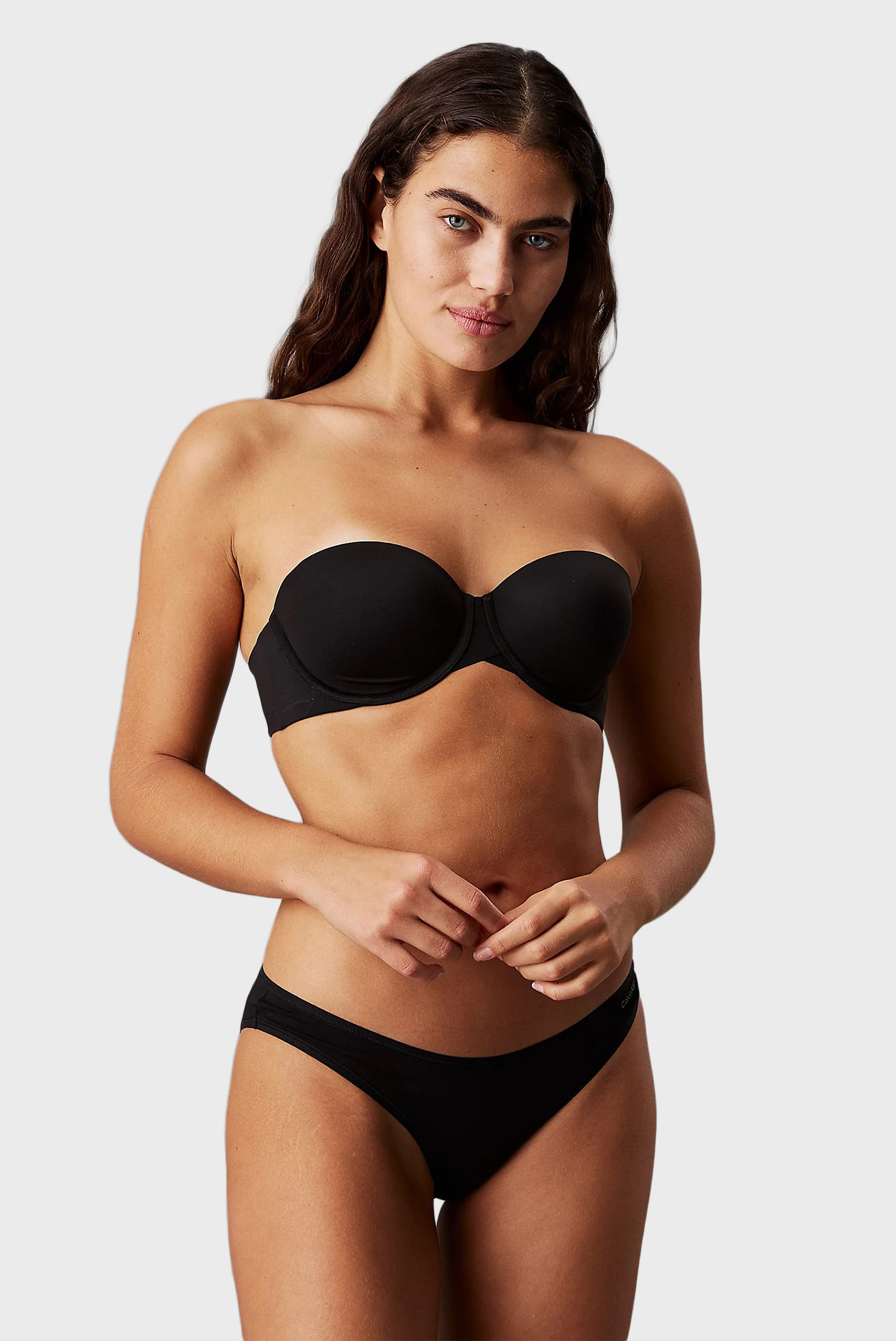 Женский черный бюстгальтер LIGHTLY LINED STRAPLESS Черный 36C Calvin Klein LV00QF7537 Женский черный бюстгальтер LIGHTLY LINED STRAPLESS Черный 36C Calvin Klein LV00QF7537