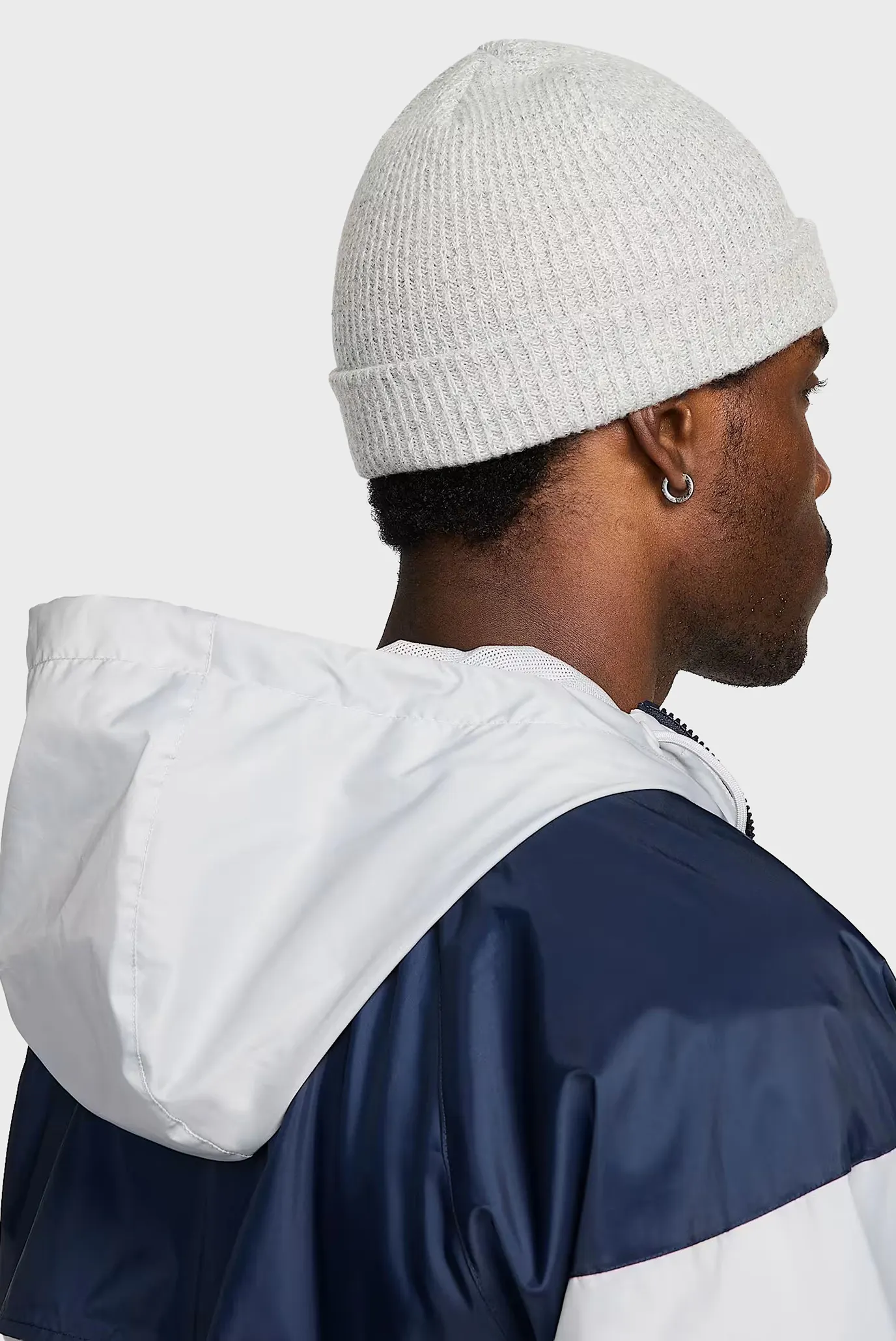 Світло-сіра шапка 4