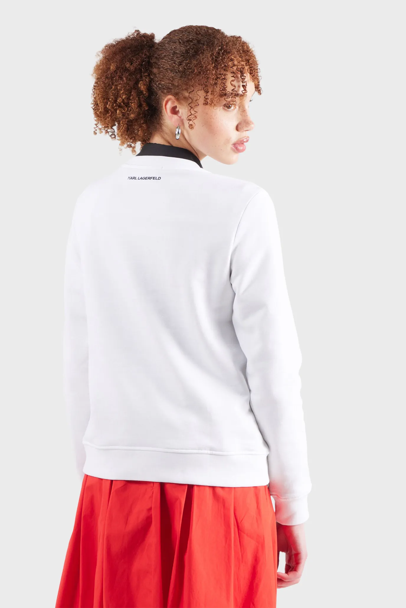 Жіночий білий світшот 3