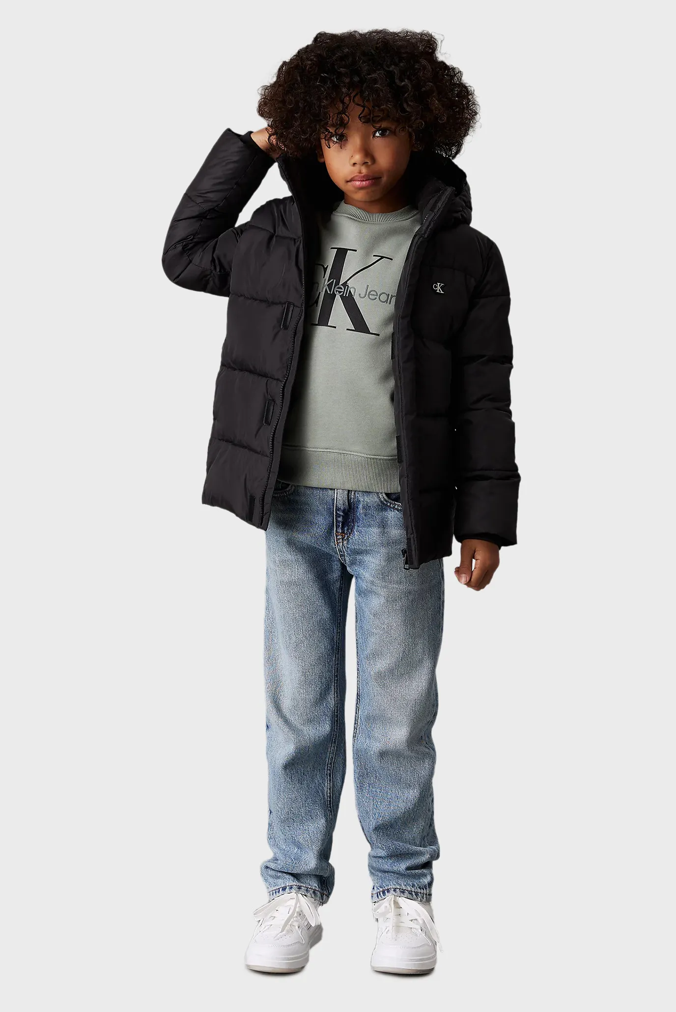 Дитяча чорна куртка ESSENTIAL 2