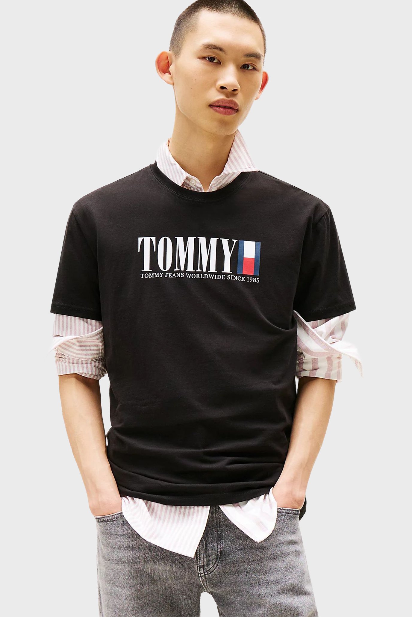 Мужская черная футболка TJM REG TOMMY DNA FLAG Черный M Tommy Jeans DM0DM21941 Мужская черная футболка TJM REG TOMMY DNA FLAG Черный M Tommy Jeans DM0DM21941