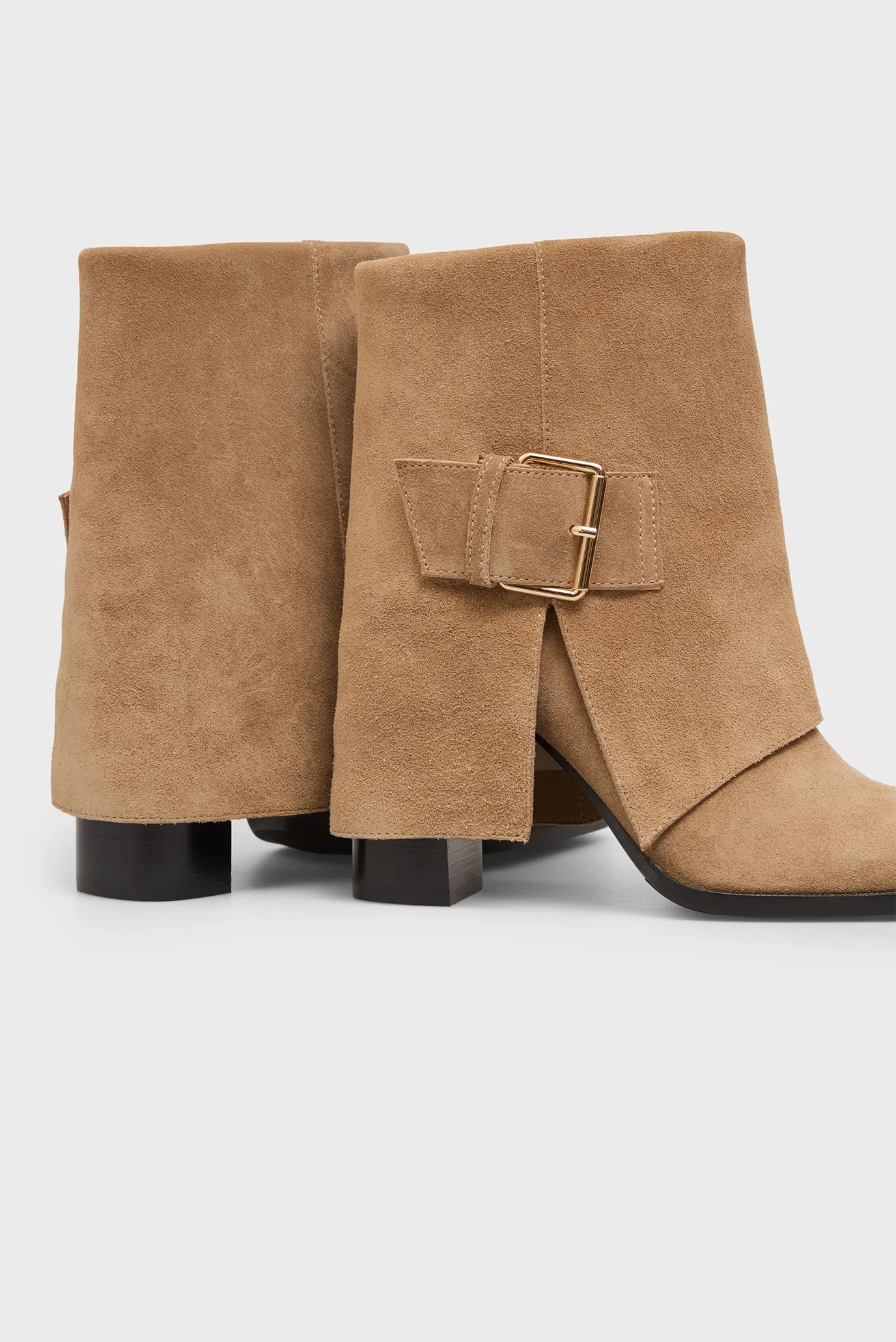 Женские бежевые замшевые ботильоны Claire 2