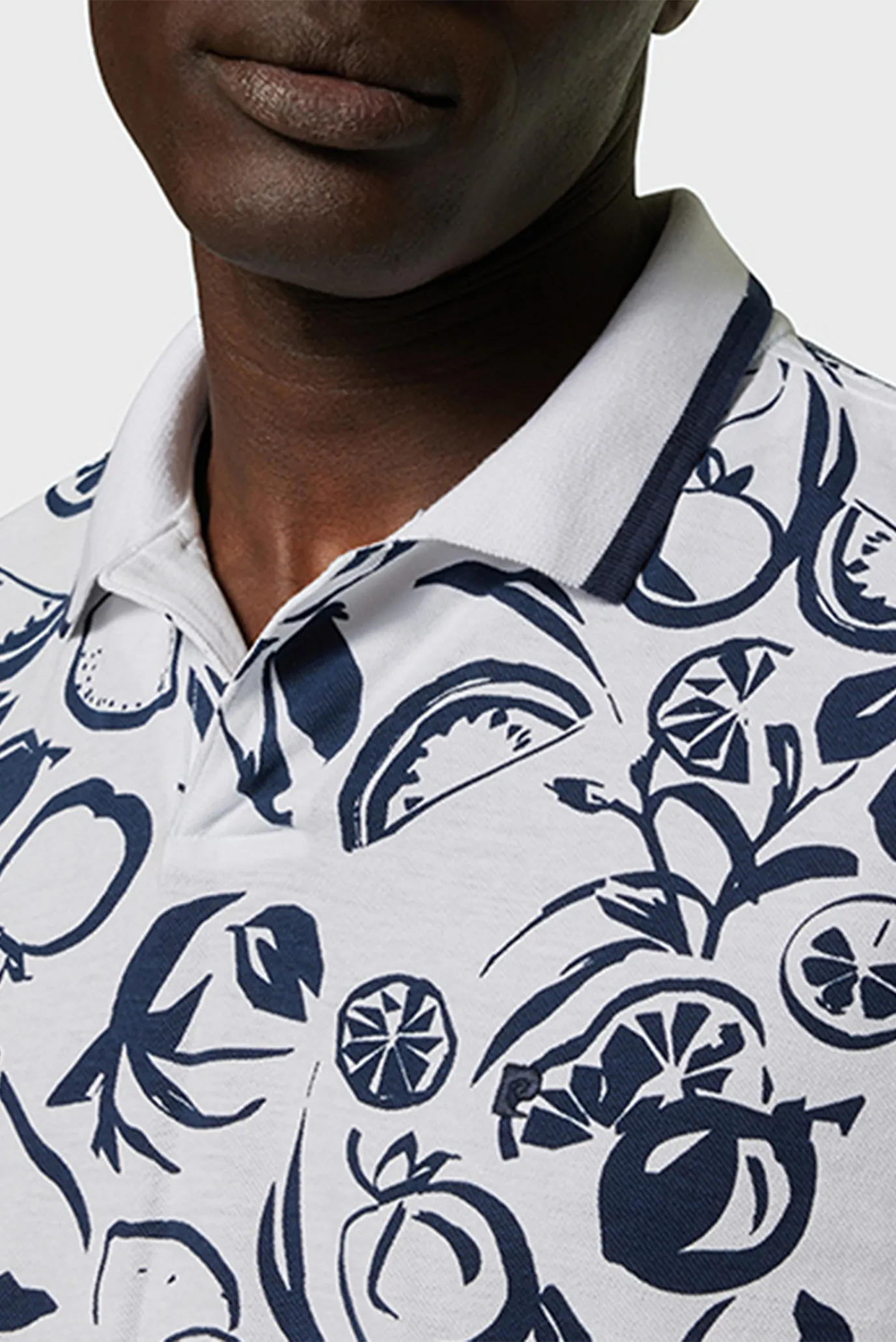 Мужское белое поло с узором 3