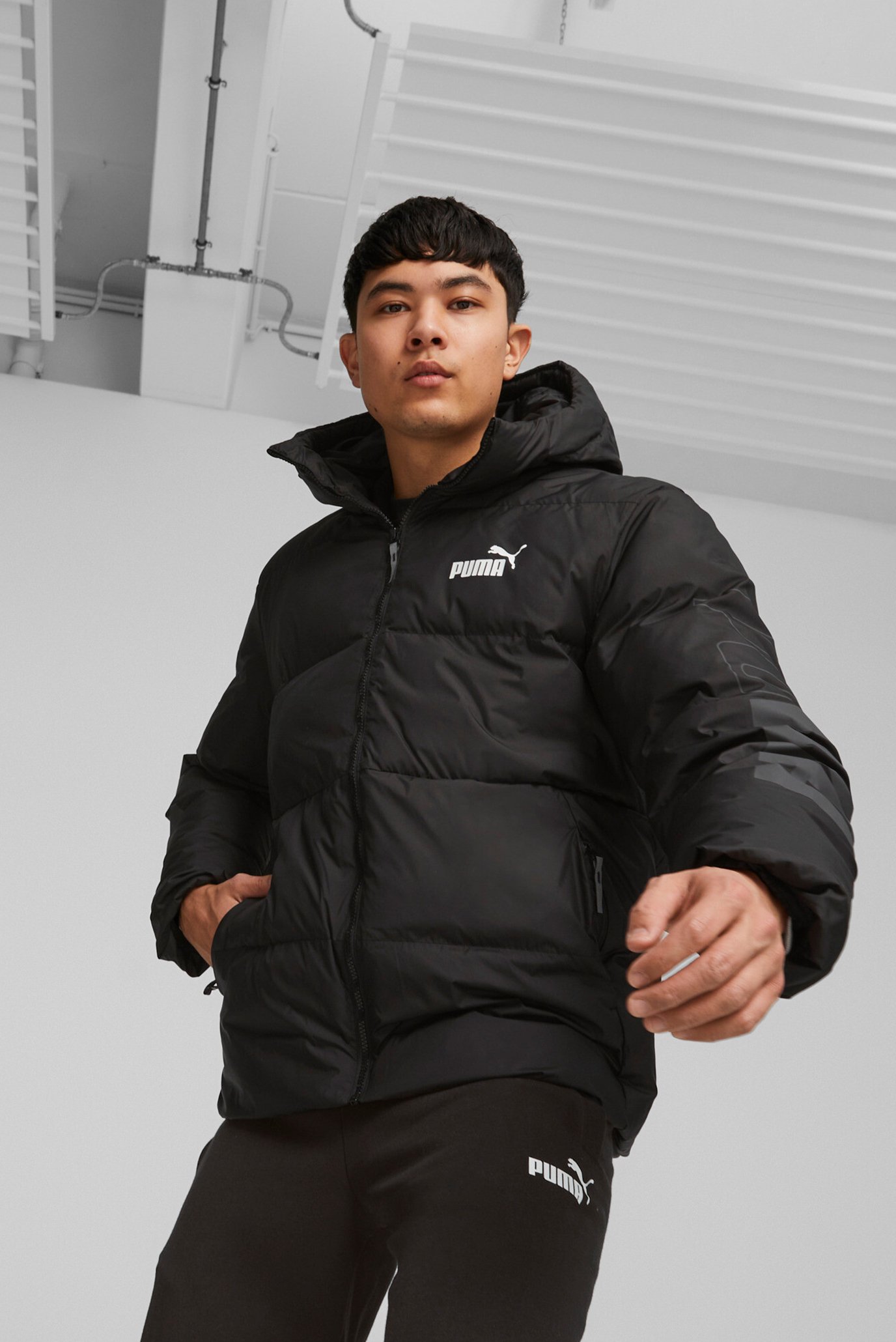 Чоловіча чорна куртка PUMA POWER Men’s Hooded Jacket 1