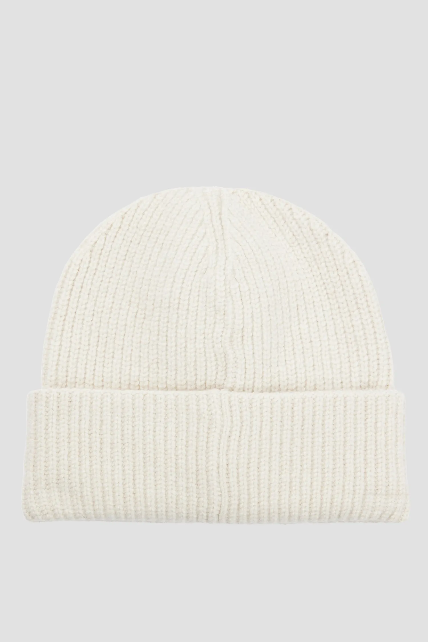 Жіноча біла шапка 2