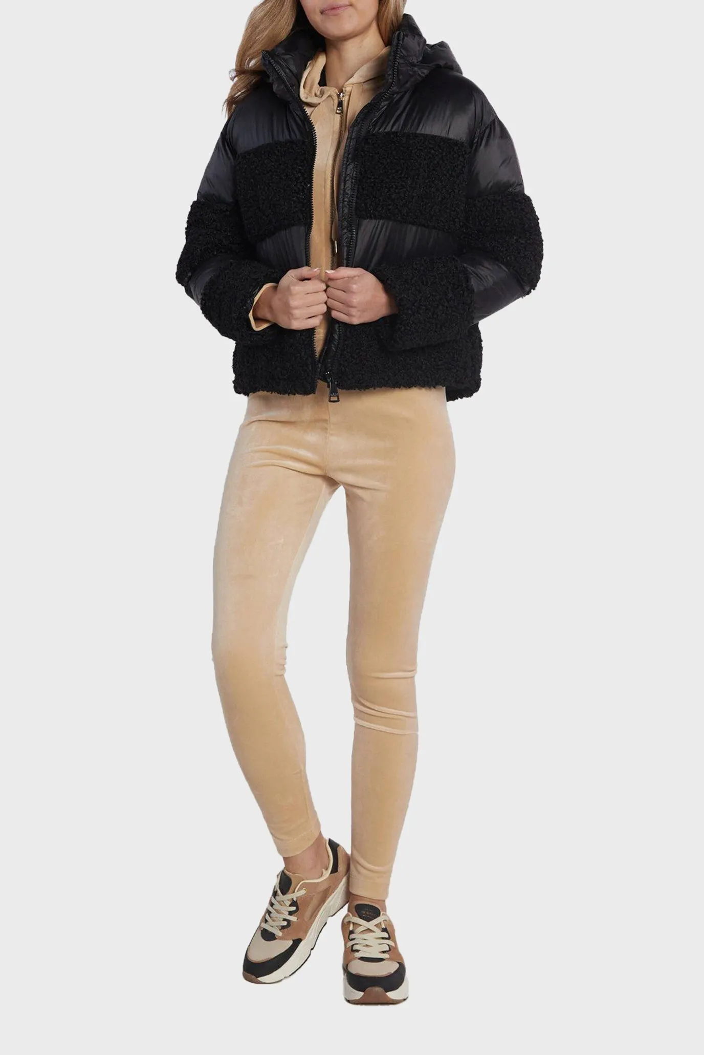 Жіночі бежеві легінси 2