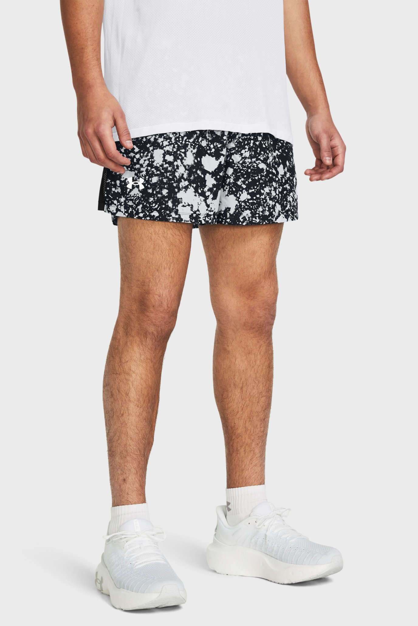 Чоловічі чорні шорти UA LAUNCH 5'' PRINT SHORTS 1