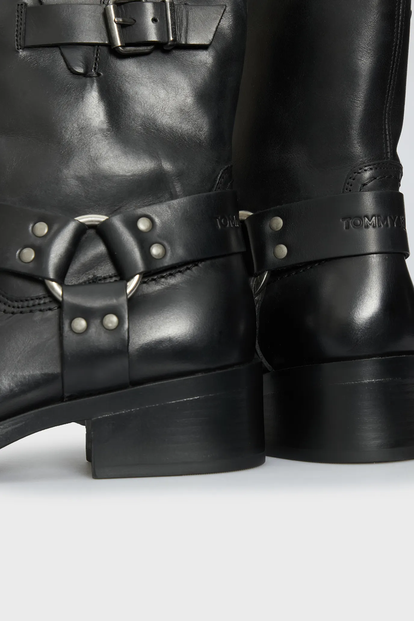 Женские черные кожаные полусапоги BIKER 4