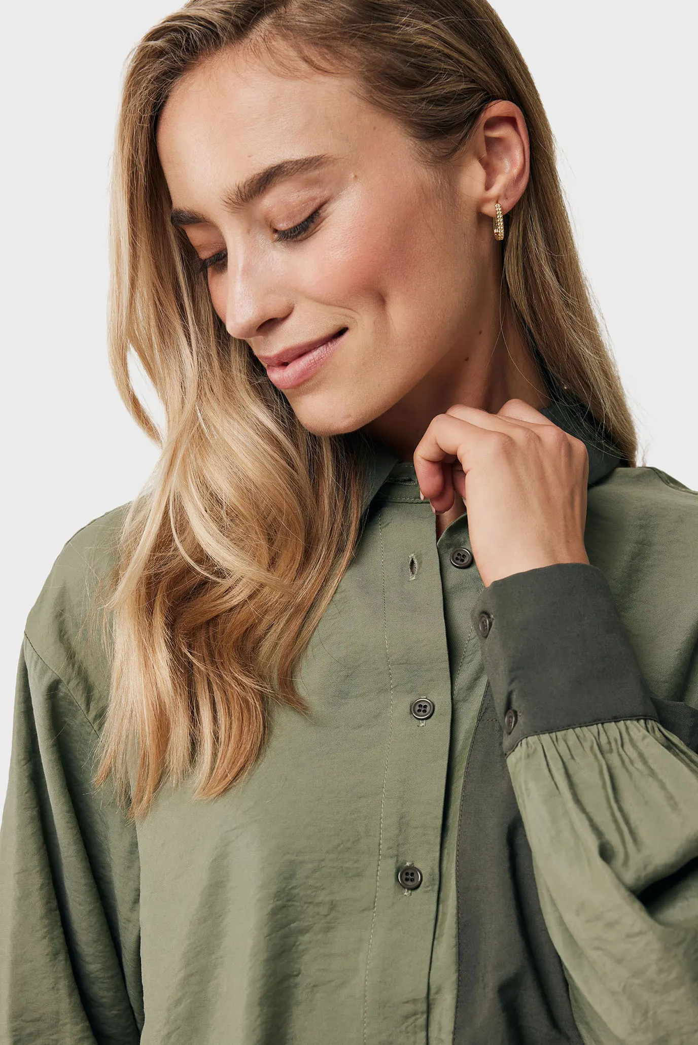 Жіноча оливкова блуза 4