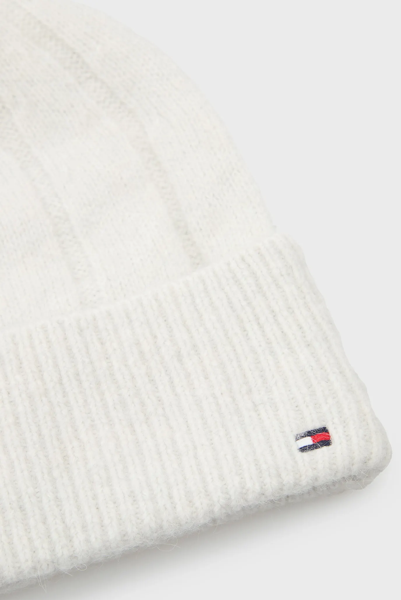 Женская серая шапка FLUFFY 4