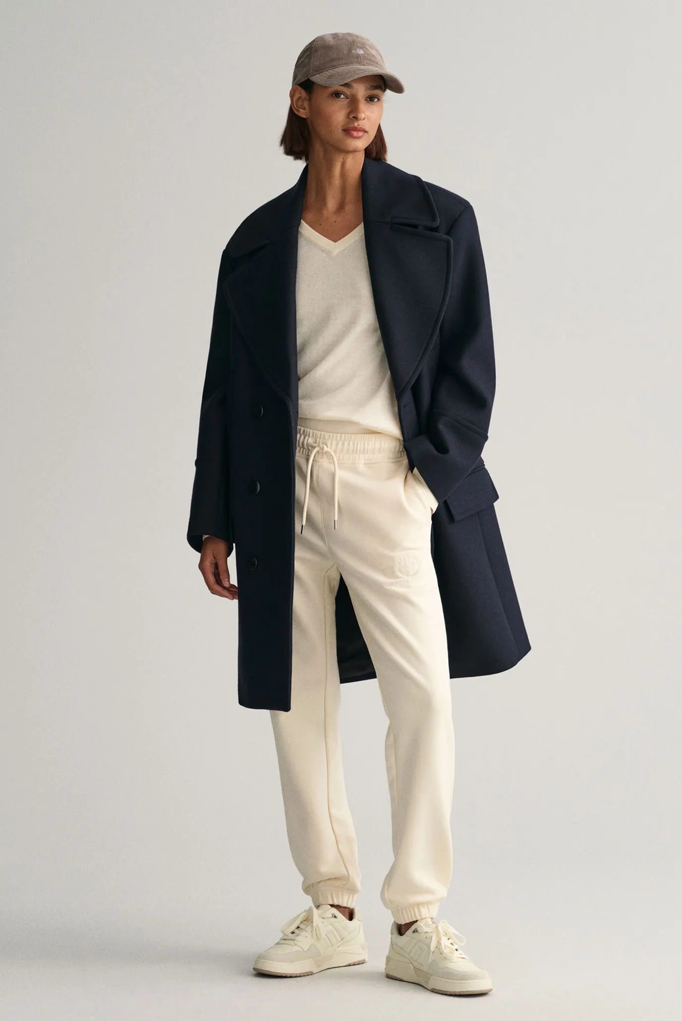 Жіночі білі спортивні штани REG TONAL SHIELD SWEATPANTS 2