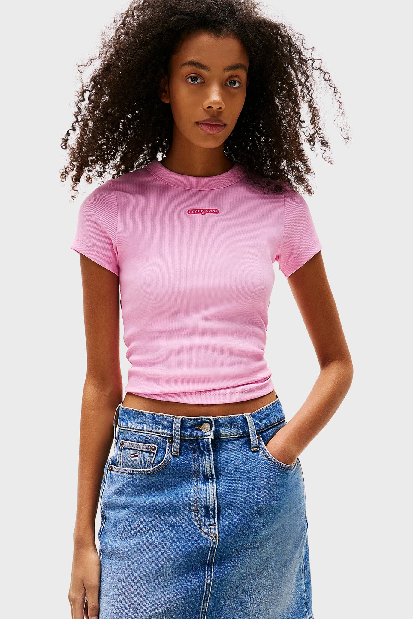 Женская розовая футболка TJW SLIM SCRIPT LABEL SS Розовый S Tommy Jeans DW0DW21402 Женская розовая футболка TJW SLIM SCRIPT LABEL SS Розовый S Tommy Jeans DW0DW21402
