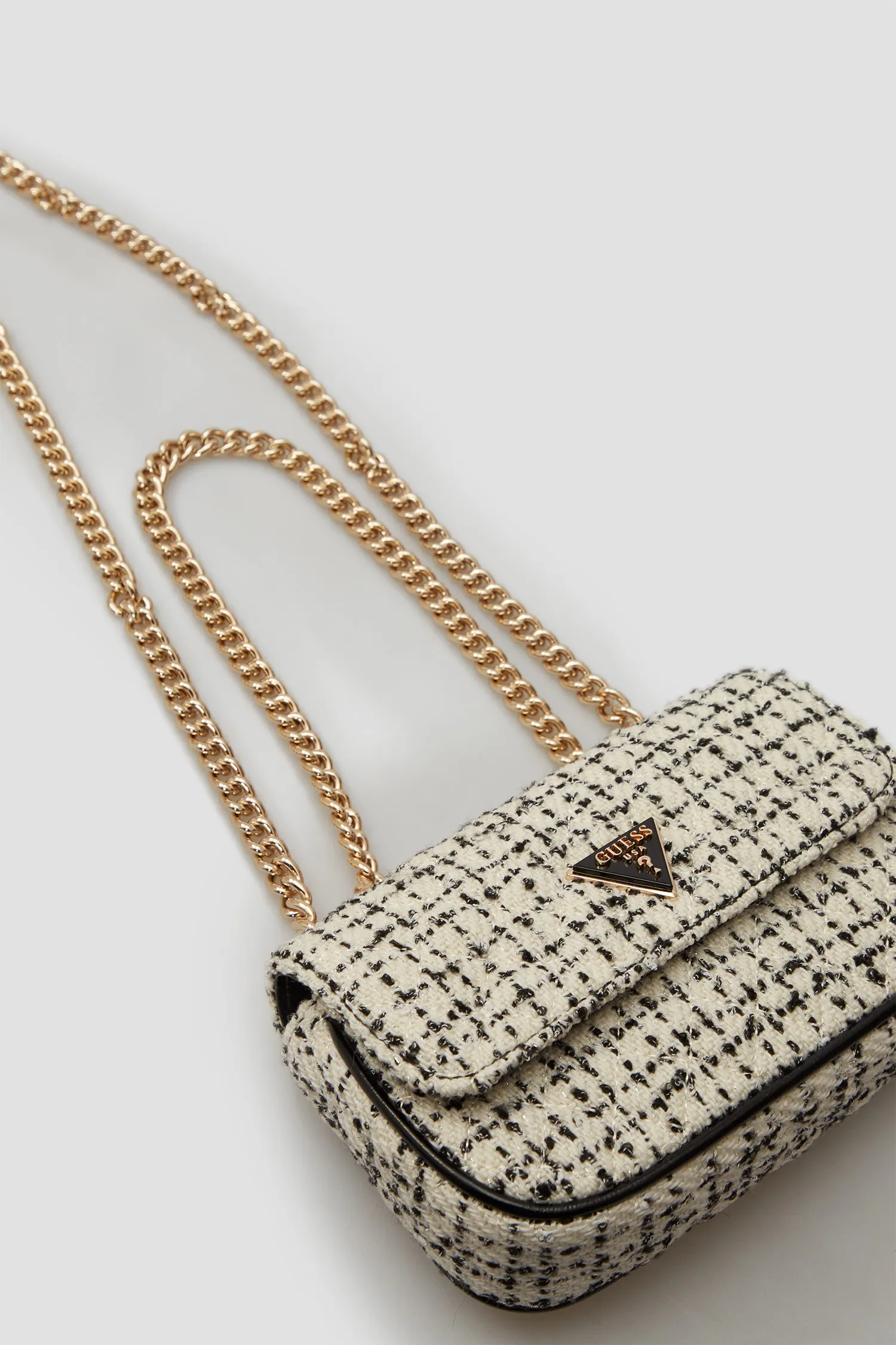 zhenskaya-tvidovaya-sumka-