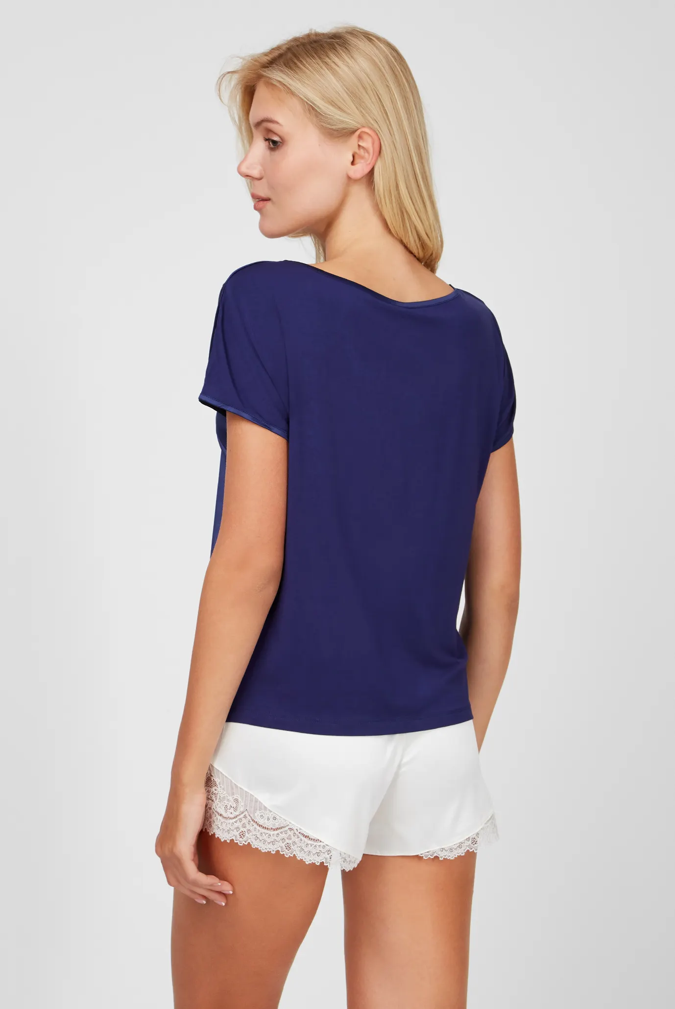 Женская темно-синяя блуза 3