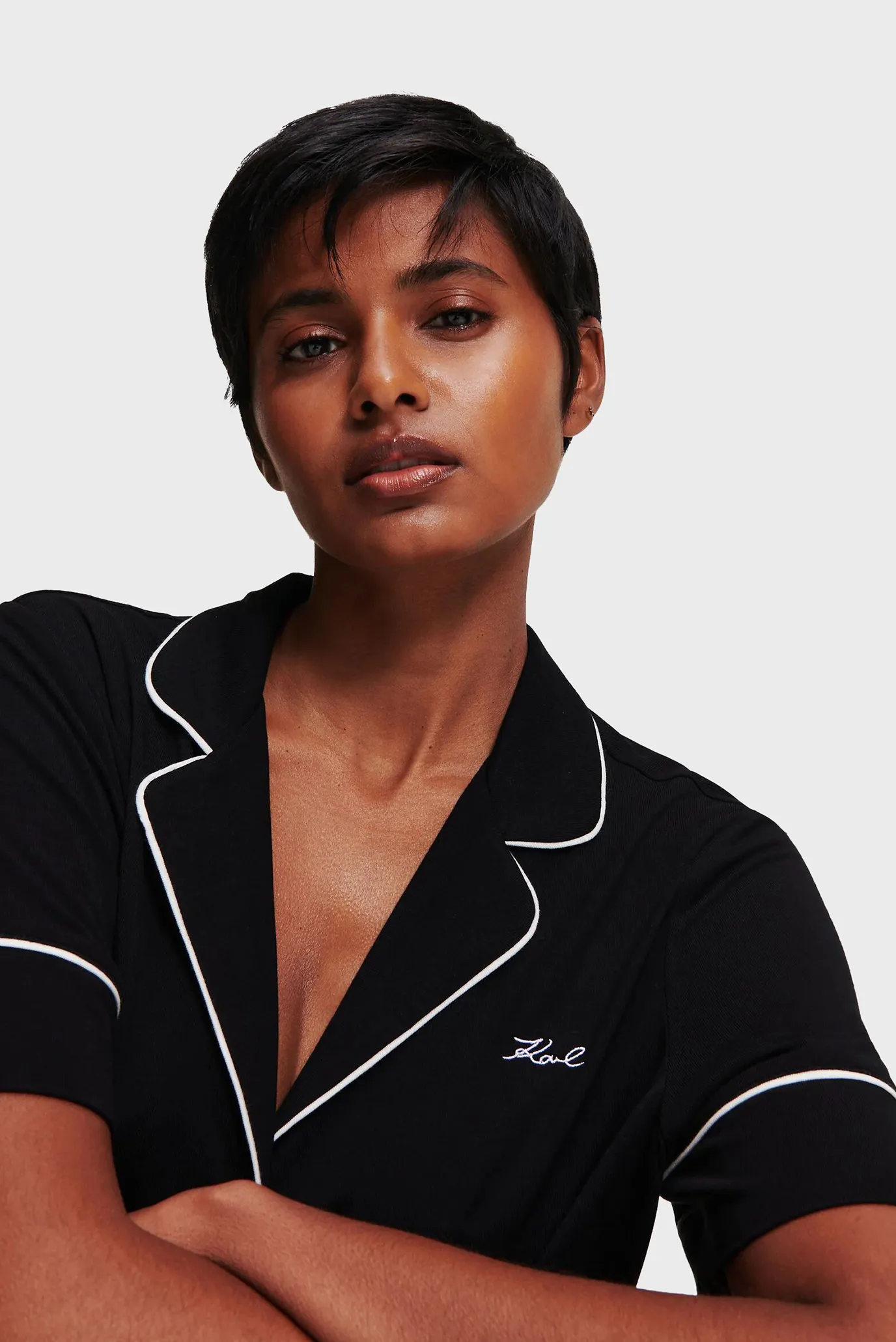 Женская черная пижама (рубашка,шорты) LOGO 2