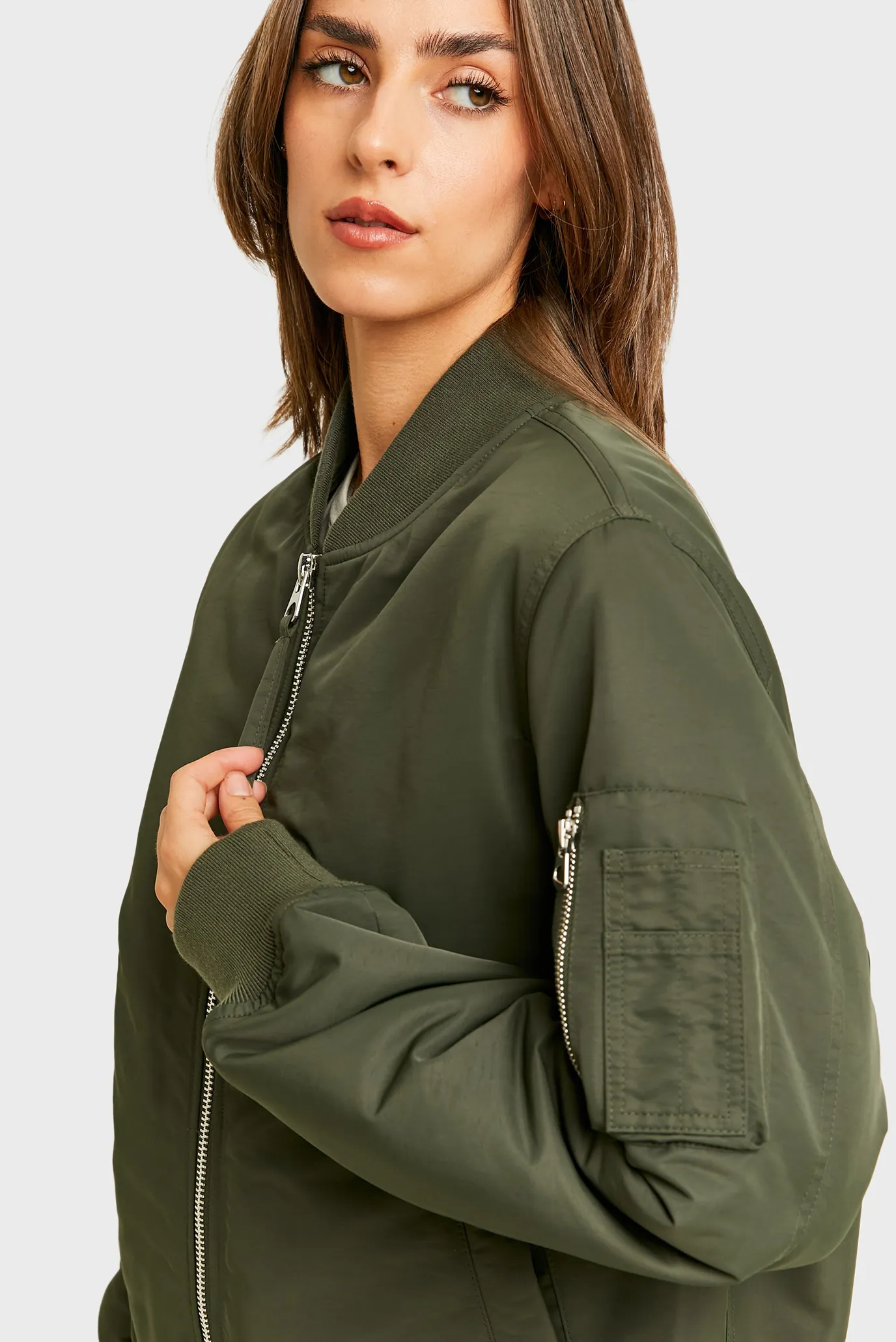 Жіночий зелений бомбер 3